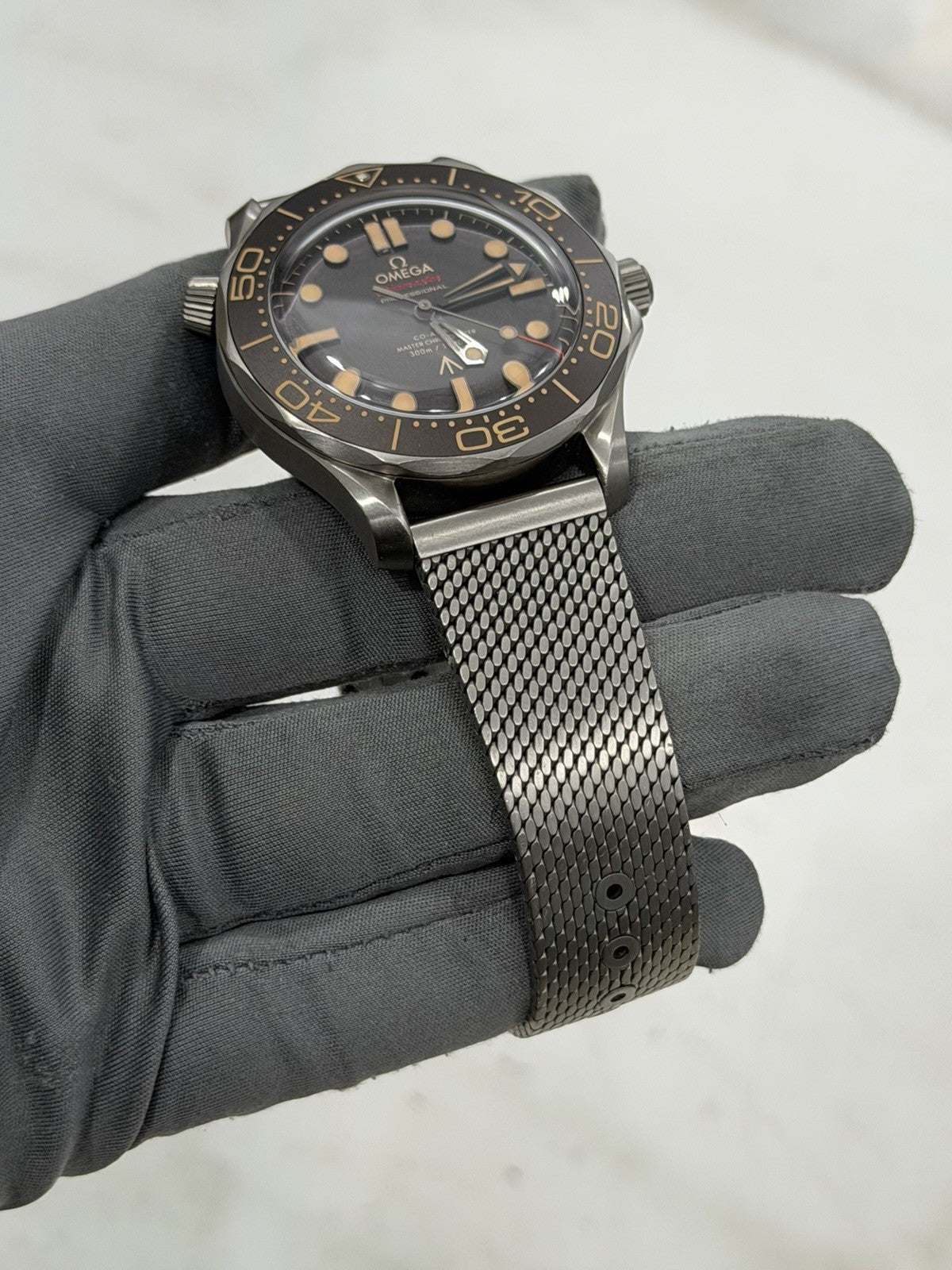 Omega Seamaster NTTD James Bond 007 No Time To Die Watch - 210.90.42.20.01.001