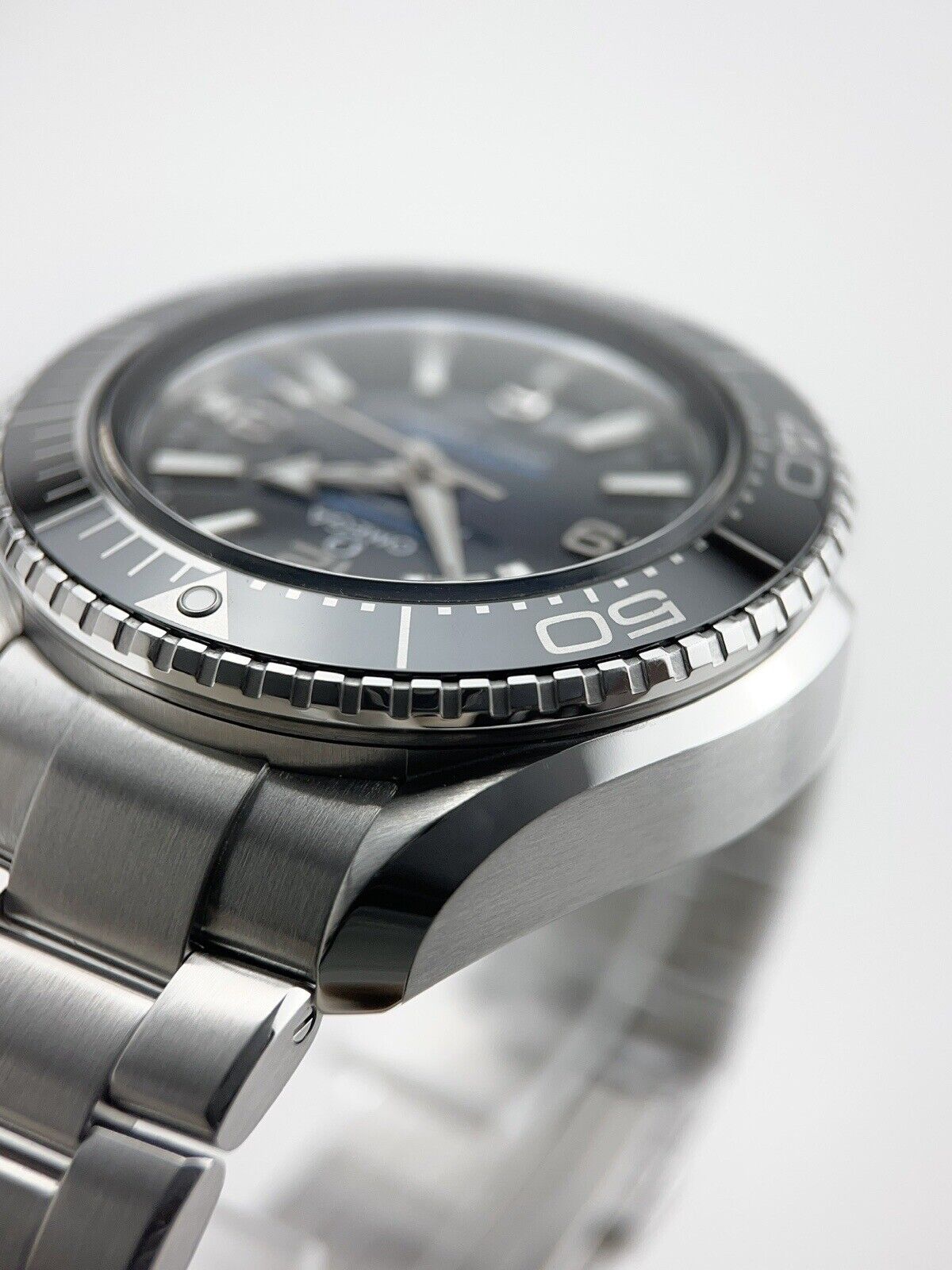 Omega Seamaster Planet Ocean 6000M Ultra Deep 215.30.46.21.03.001 Box And Papers