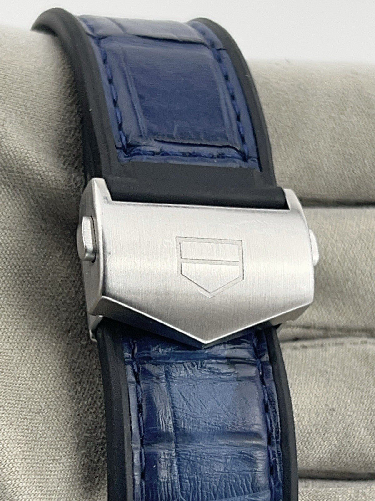Tag Heuer Carrera Stainless Steel Blue Dial 43mm Automatic Men’s Watch CAR201T