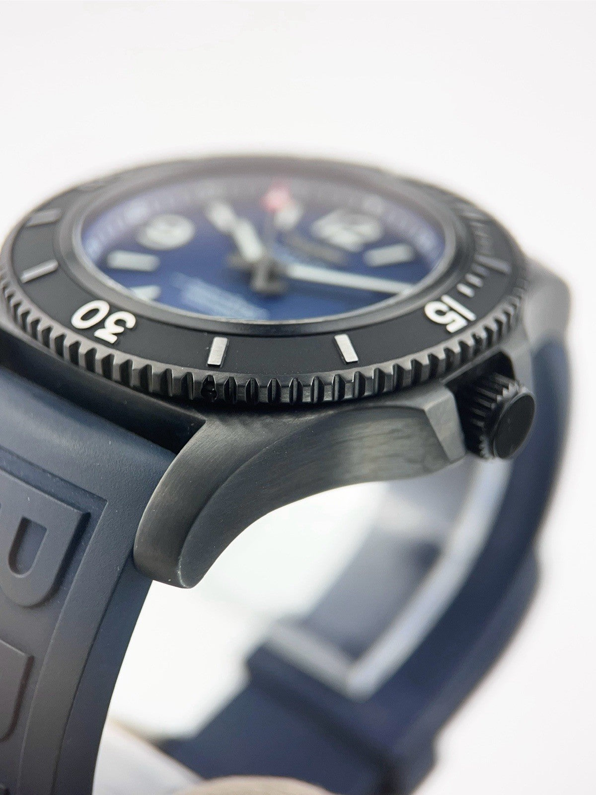 Breitling Superocean Stainless Steel Blue Dial 46mm Automatic Mens Watch M17368