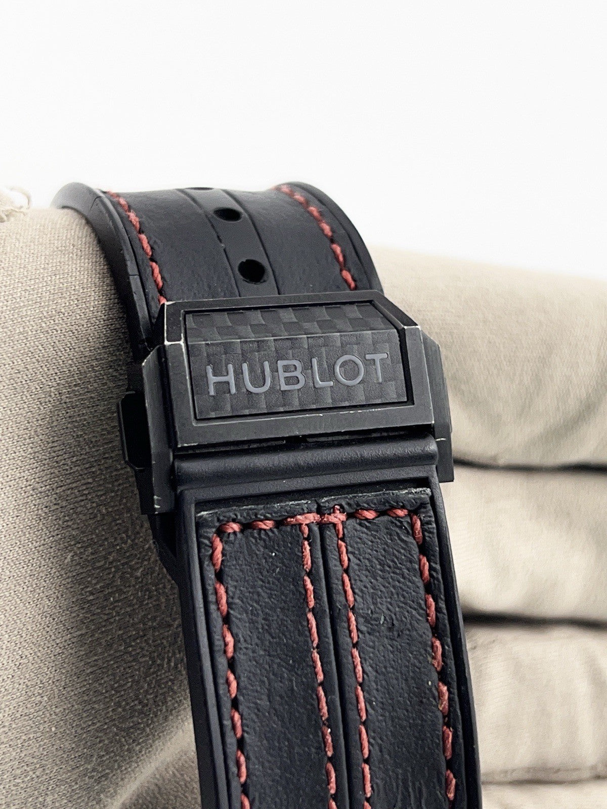 Hublot Big Bang Ferrari Titanium Carbon Bezel 45mm Automatic Mens 401.NQ.0123.VR