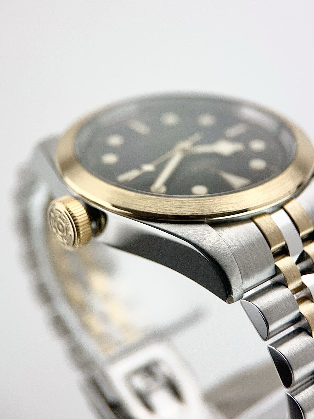 Tudor Black Bay Gold/Steel Black Dial 41mm Automatic Movement Men’s Watch 79543