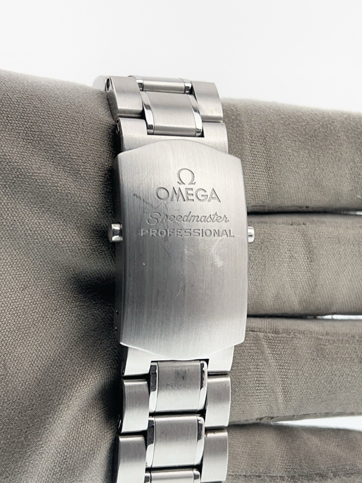 Omega Speedmaster Snoopy MOD Black Dial 42mm Manual Wind 311.33.42.30.01.001