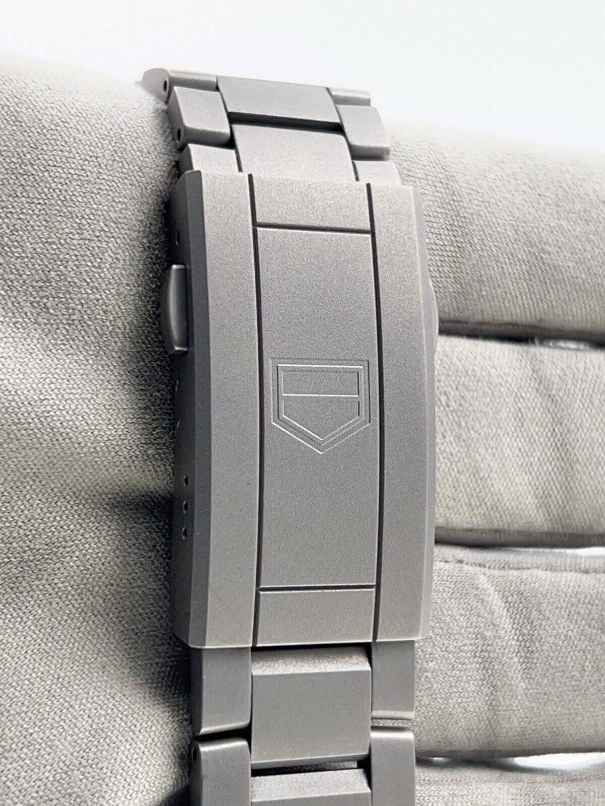 Tag Heuer Aquaracer Solargraph Titanium 40mm Quartz Men’s Watch WBP1180