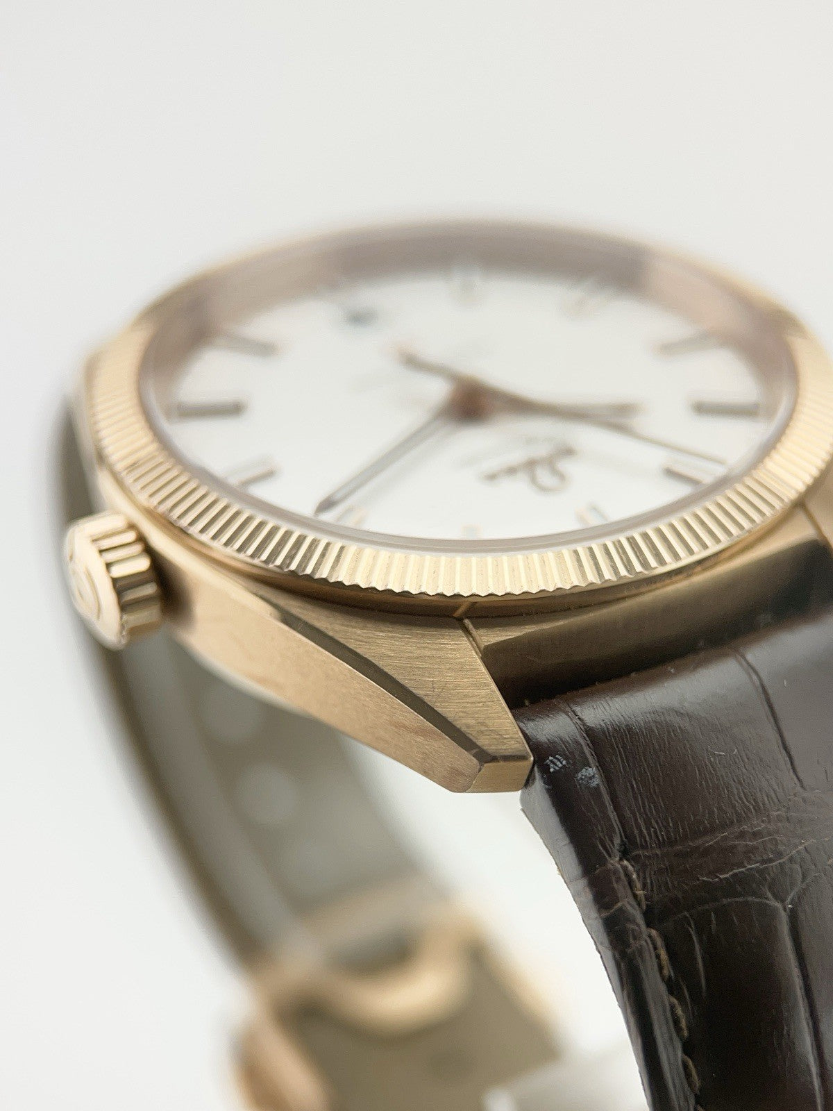 Omega Globemaster 18k Rose Gold Silver Dial 39mm Men's Watch 130.53.39.21.02.001