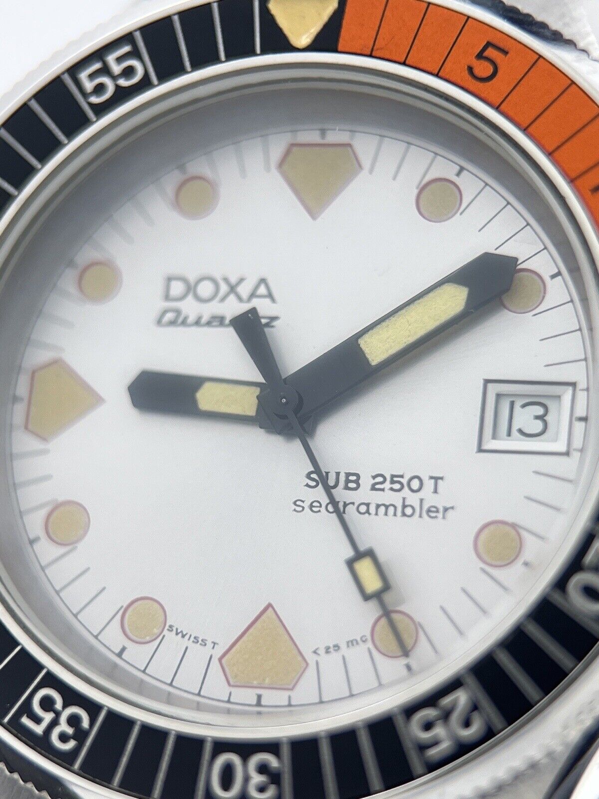 Doxa Sub 250T SEARAMBLER Mens Steel Quartz Watch Dive - Original Bracelet