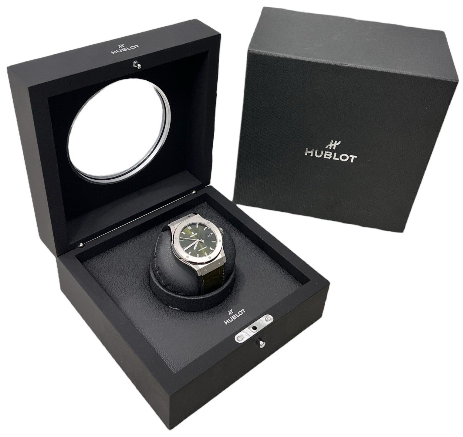 Hublot Classic Fusion Titanium Green Dial 45mm Automatic Men’s 511.NX.8970.LR