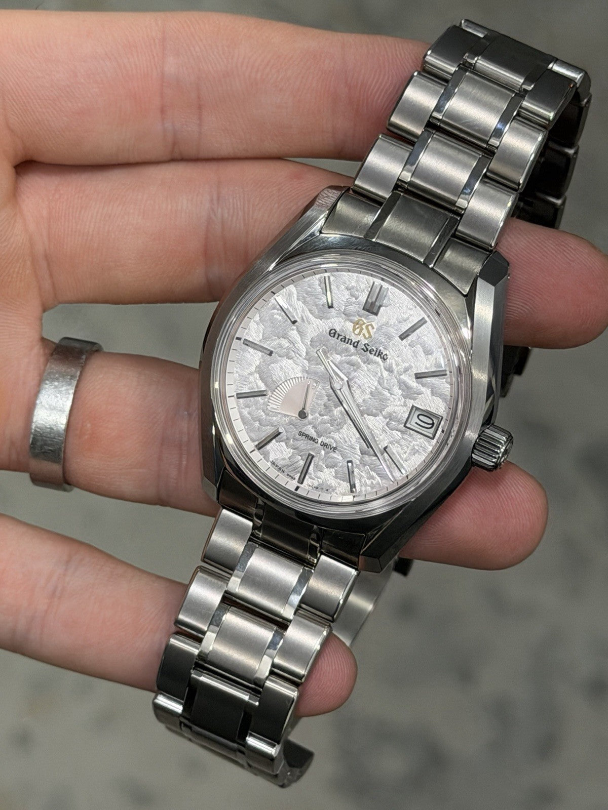 2026 Grand Seiko Heritage “Shunbun” Pink Dial Titanium 40mm Watch SBGA413