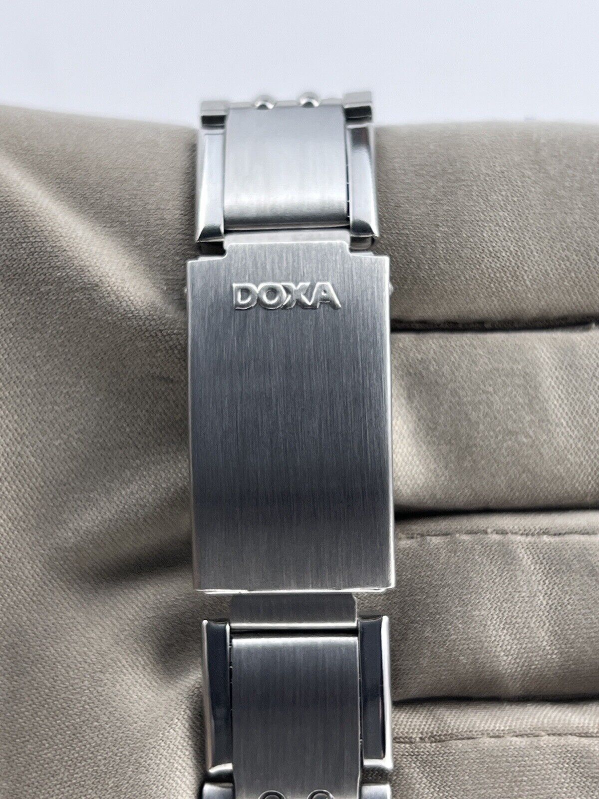 Doxa Sub 250T SEARAMBLER Mens Steel Quartz Watch Dive - Original Bracelet