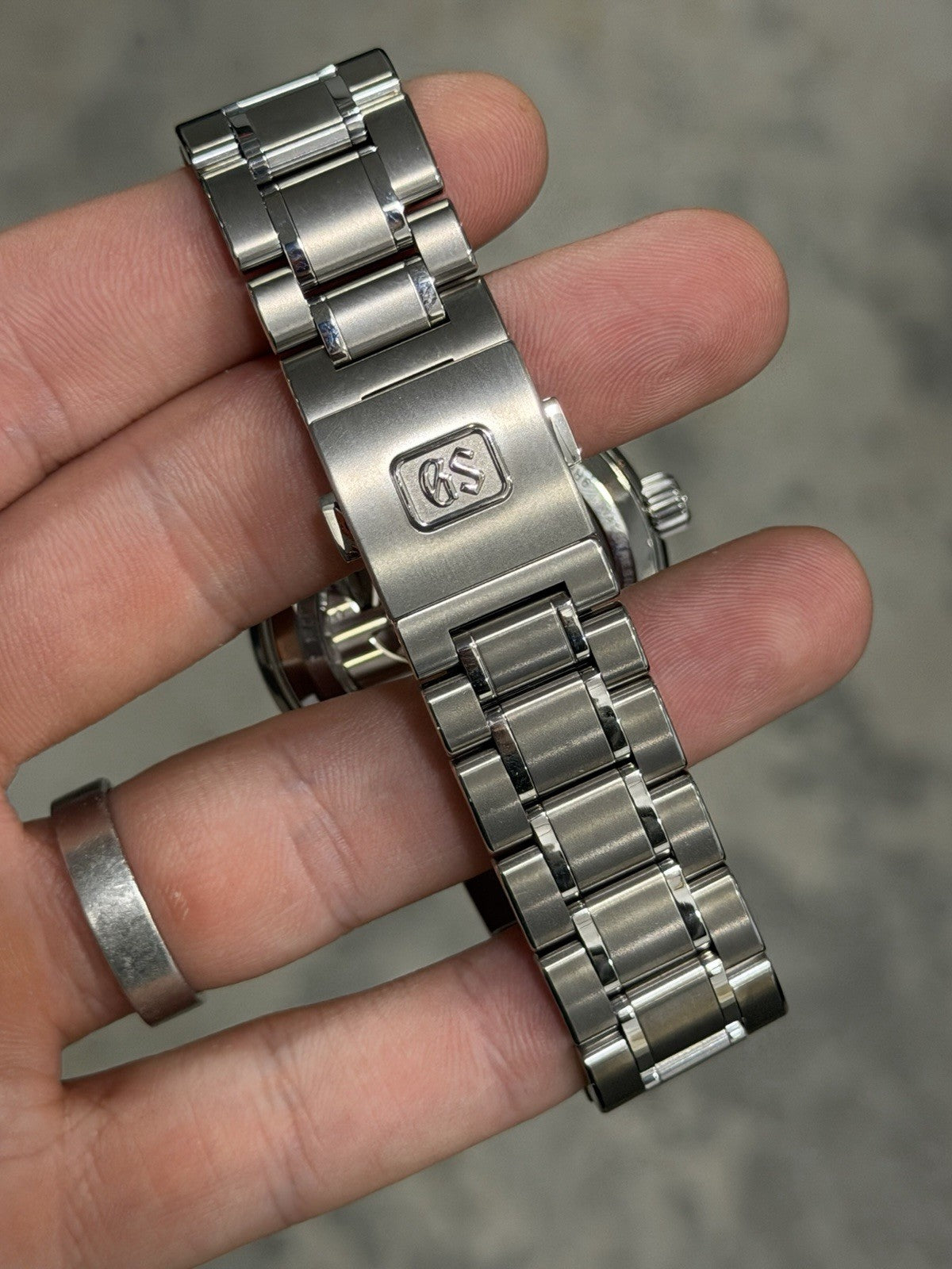 2026 Grand Seiko Heritage “Shunbun” Pink Dial Titanium 40mm Watch SBGA413