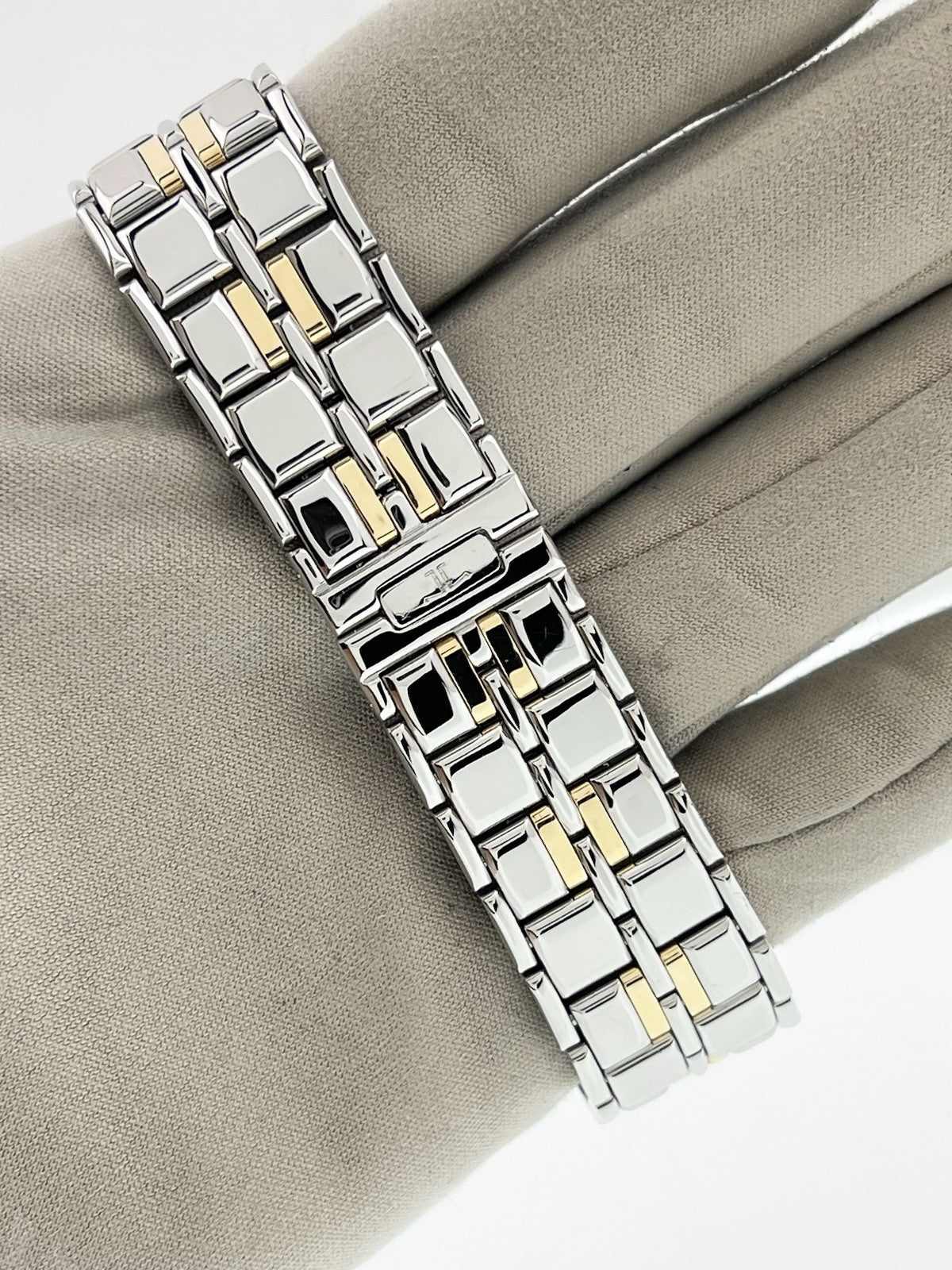 Jaeger-LeCoultre Heraion Gold & Steel White Dial 34mm Quartz Men’s 112.5.09