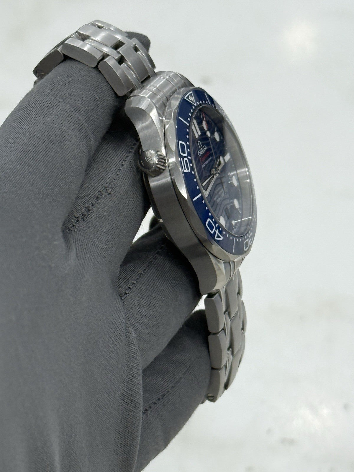 2022 Omega Seamaster Date 300m Diver Blue Ceramic Watch 210.30.42.20.03.001