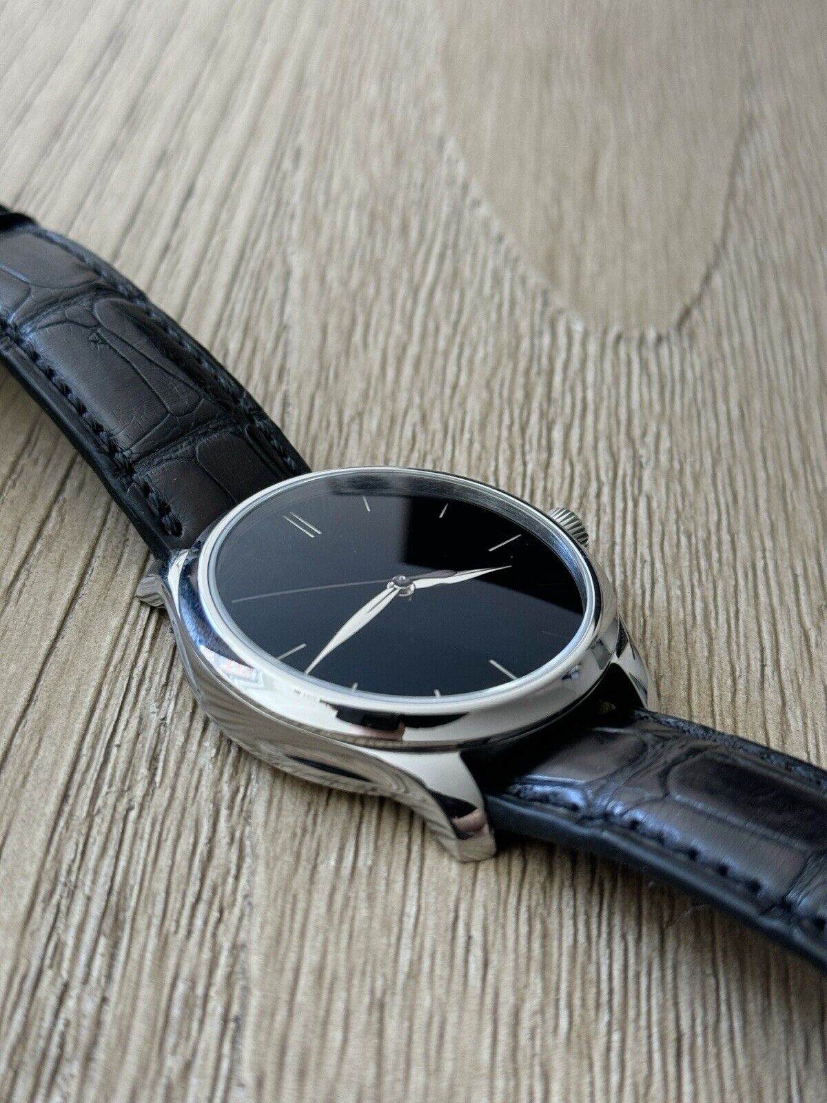 H. Moser & Cie Endeavour Centre Second Vantablack 40mm Automatic 1200-1235