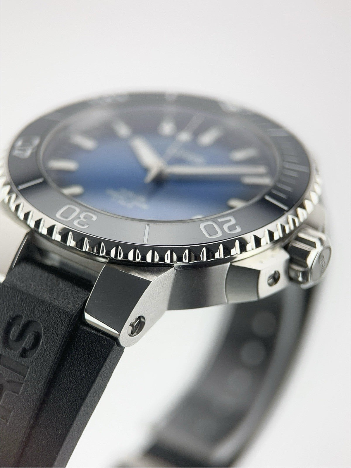 Oris Aquis Date Cal 400 Steel Blue Dial 41.5mm Automatic Men's Watch 7769