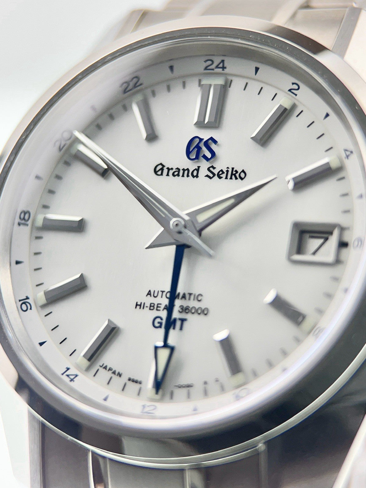Grand Seiko Heritage Titanium White Dial 40mm Automatic Men's Watch SBGJ255