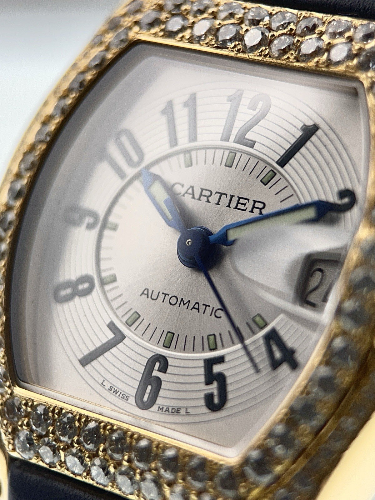 Cartier Roadster 18k Yellow Gold Silver Dial 38mm Automatic Men's Watch W62003V2