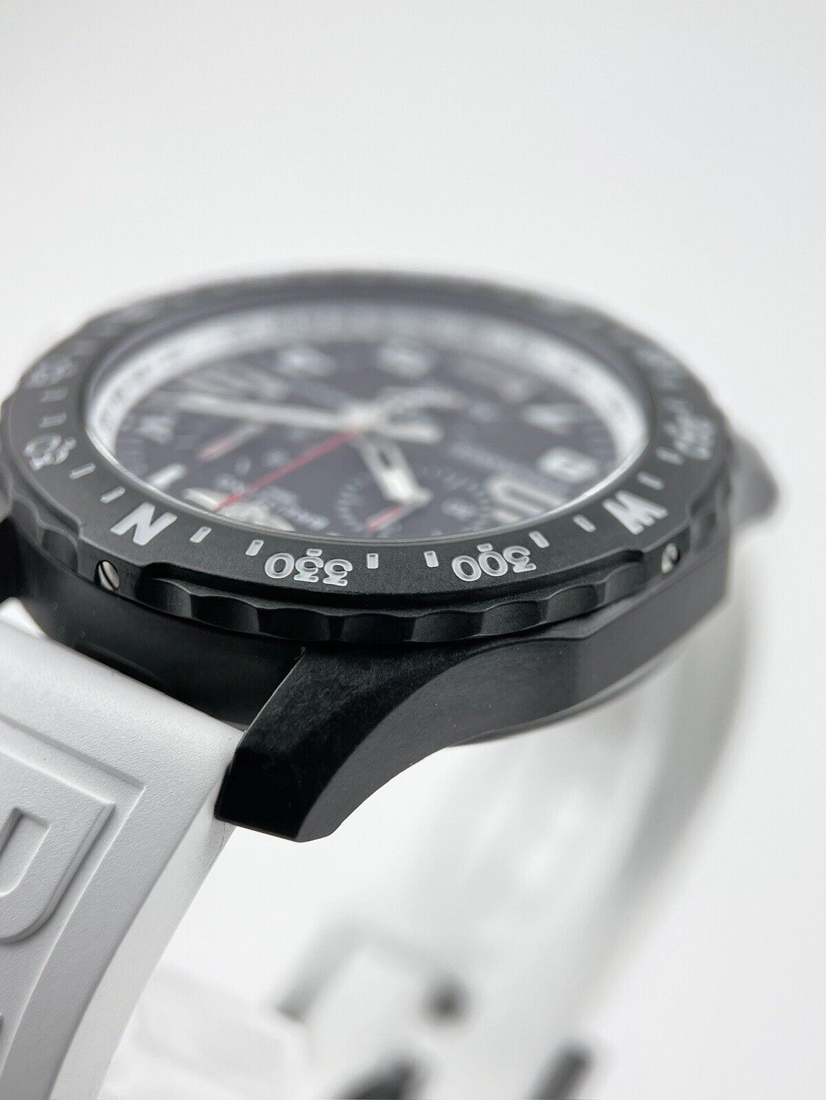 Breitling Endurance Pro Black Dial Quartz Watch 44mm - X82310 Carbon Case - B/P