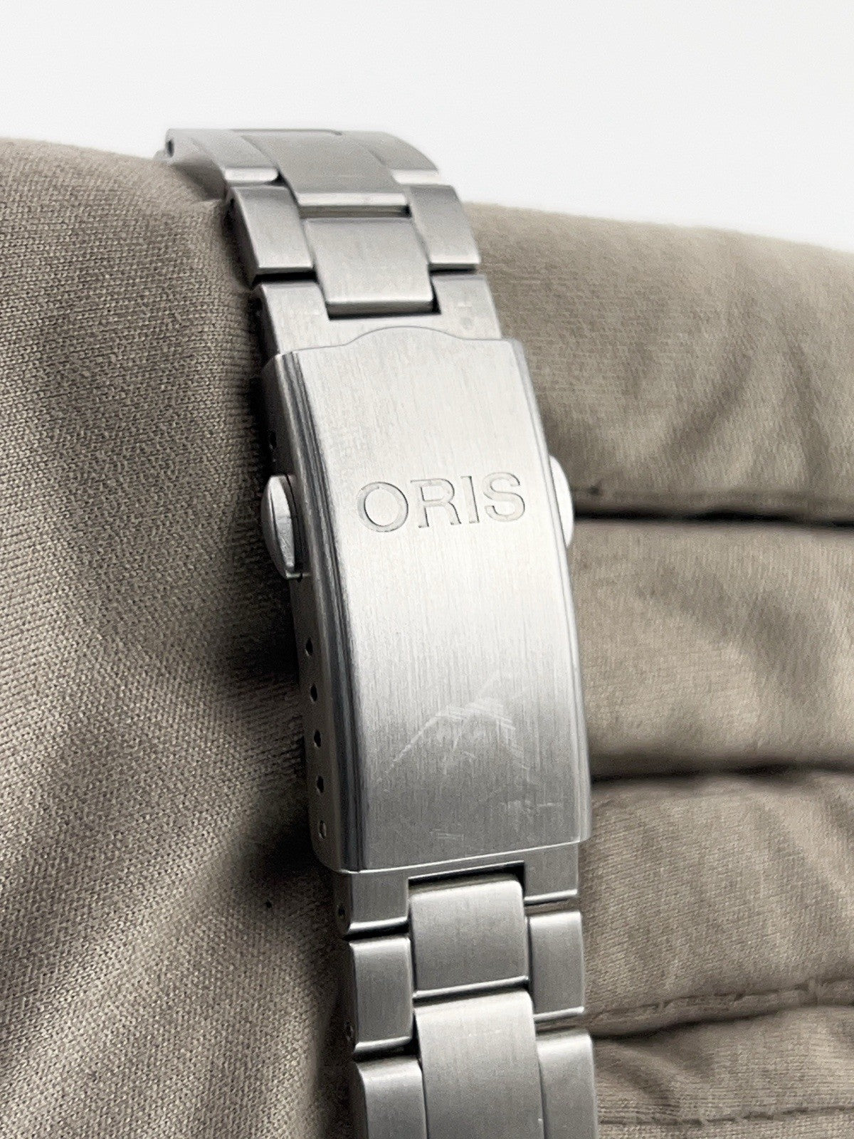 Oris Divers Sixty-Five 12H Calibre 400 Steel Automatic Men's Watch 7772