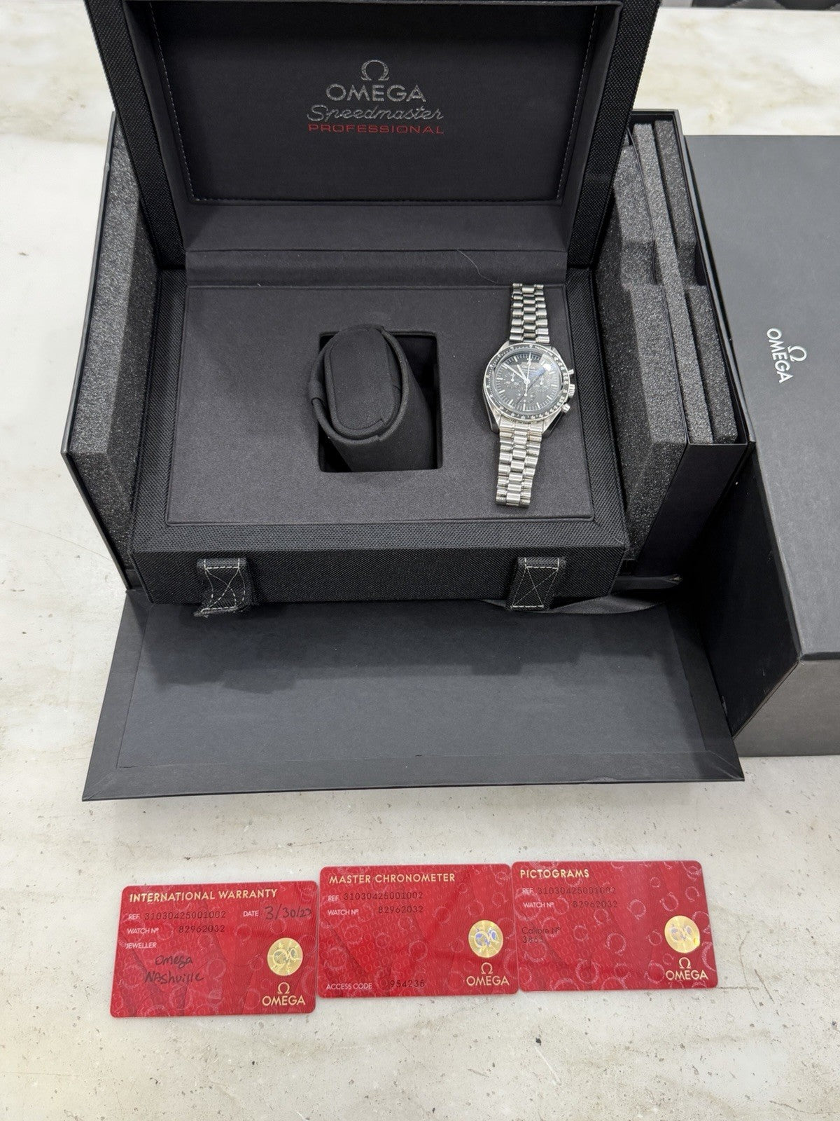 2023 Omega Speedmaster Sapphire Steel Black Dial 42mm Manual 310.30.42.50.01.002