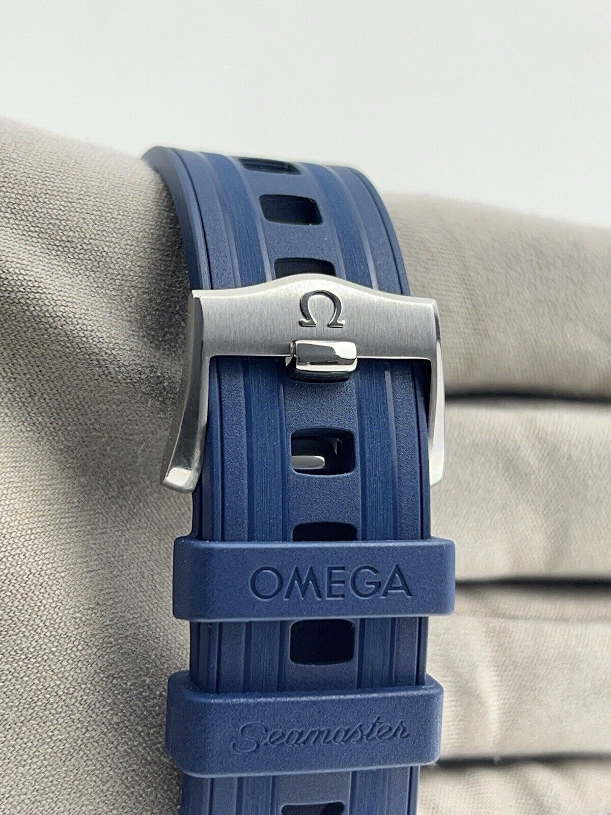 NEW Omega Seamaster Diver 300m Summer Blue Steel 42mm Automatic Men’s Watch