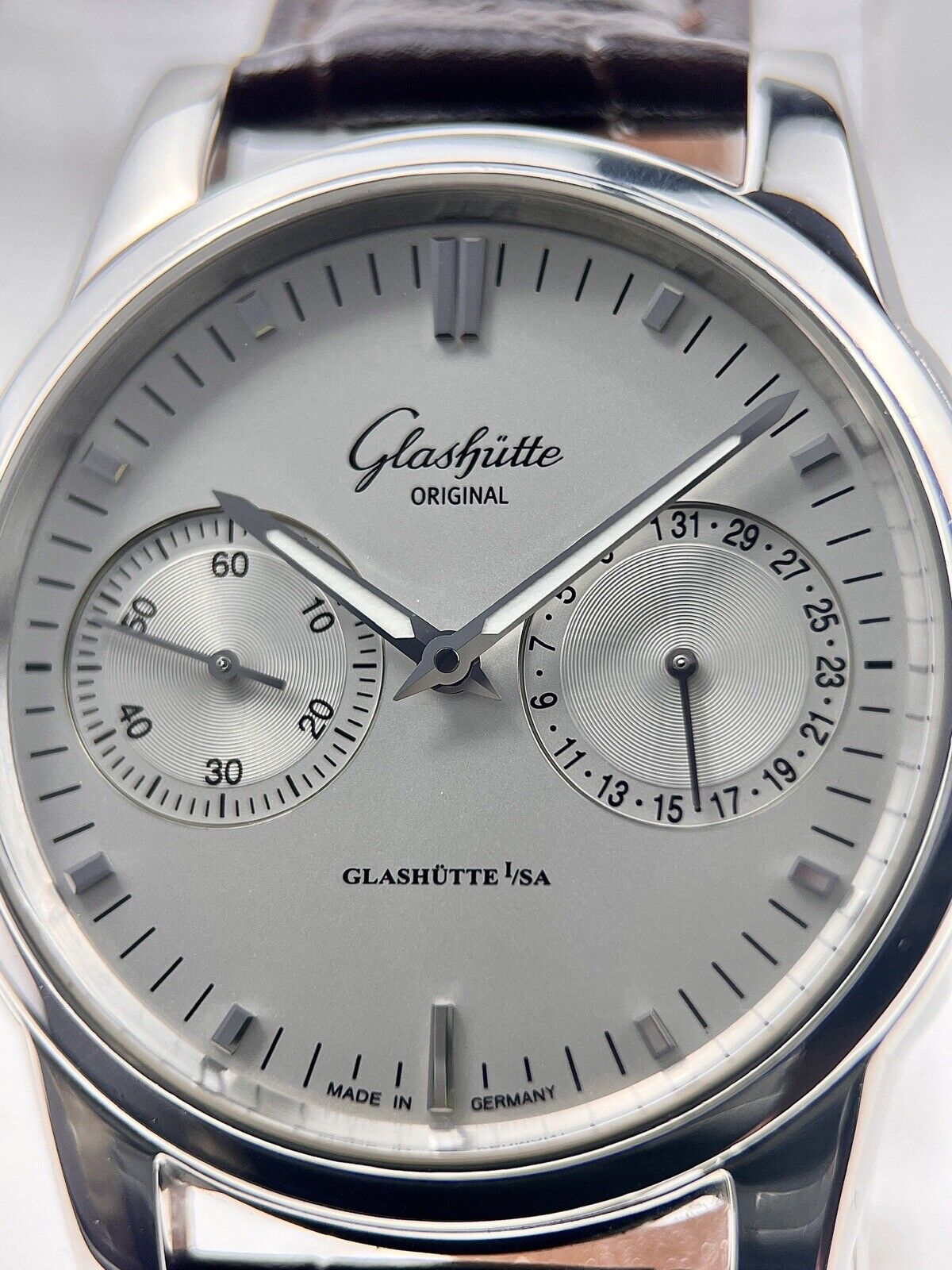 Glashutte Original Senator Hand Date Automatic Mens Watch 39-58-02-02-04