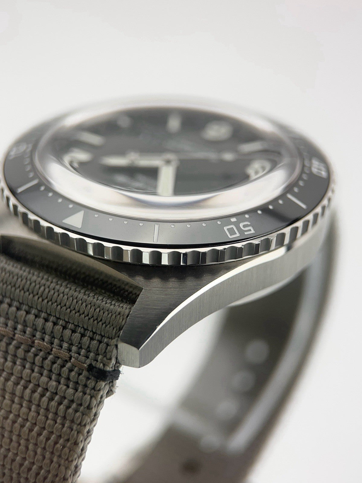 Glashutte Original SeaQ Panorama Date Steel Black 43mm 1-36-13-01-80-70 Full Set