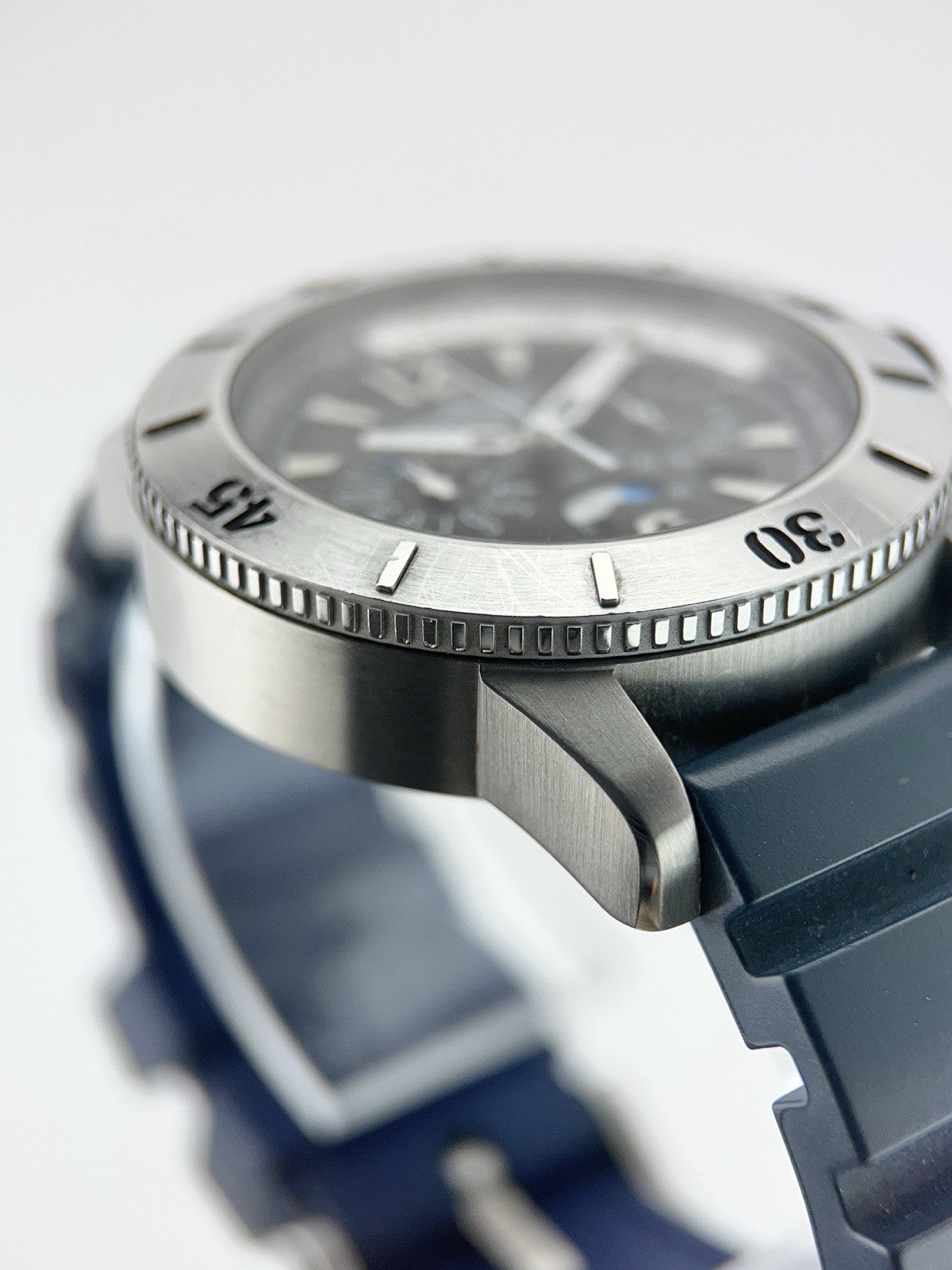 Jaeger-LeCoultre Master Titanium Black Dial 44mm Automatic Mens Watch W186T670