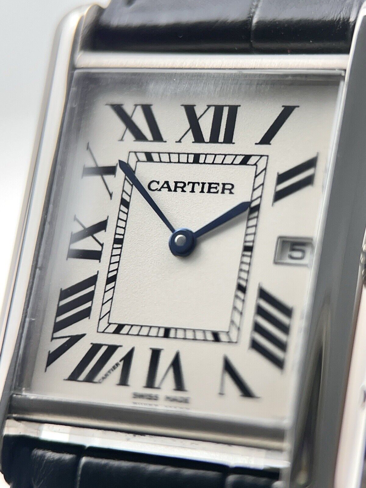 Cartier Louis 18k White Gold 25mm Quartz Men’s Leather Band Watch W1540956