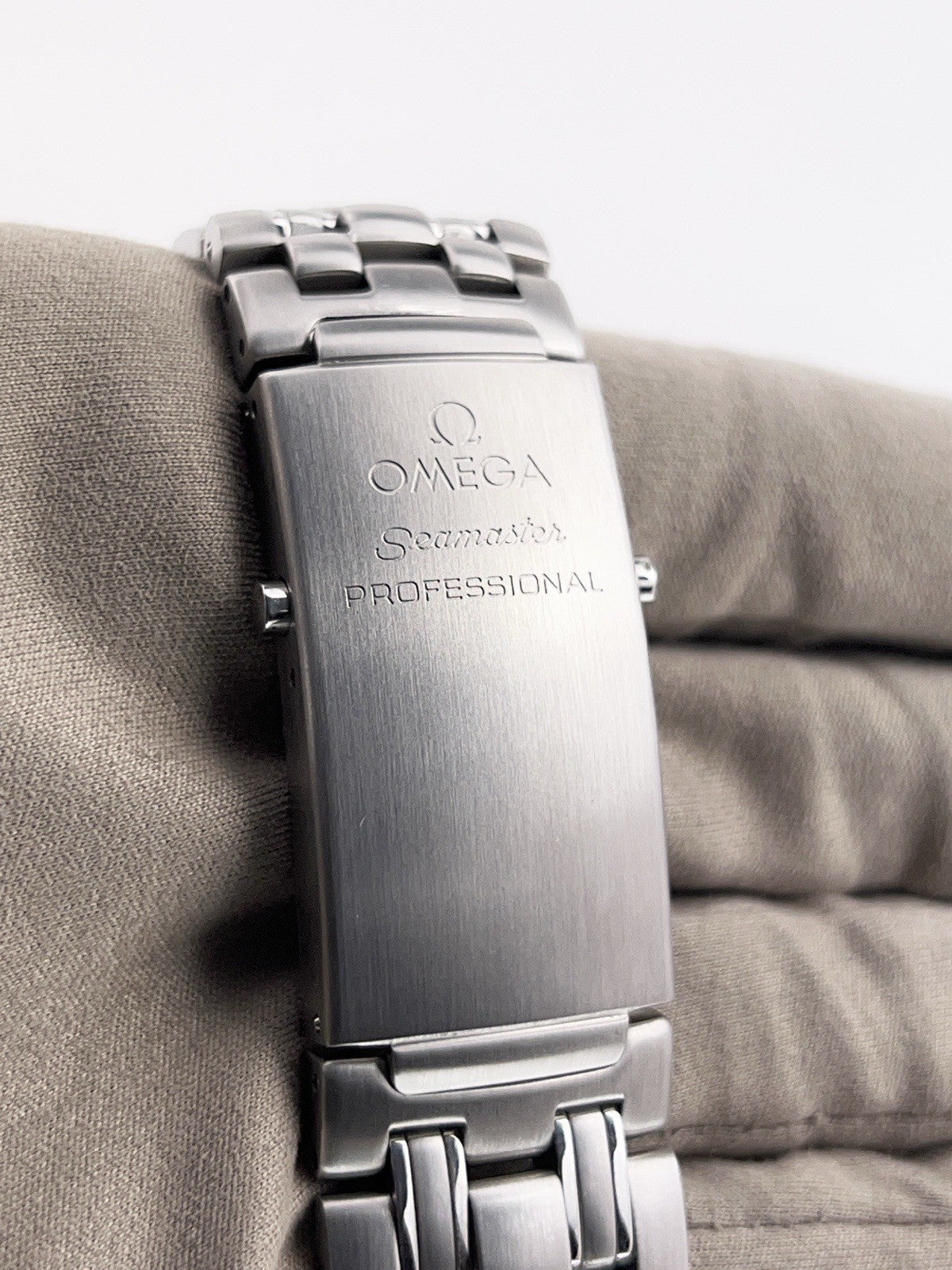 Omega Seamaster Diver Steel Blue Dial 41.5mm Automatic Mens Watch 2225.80.00