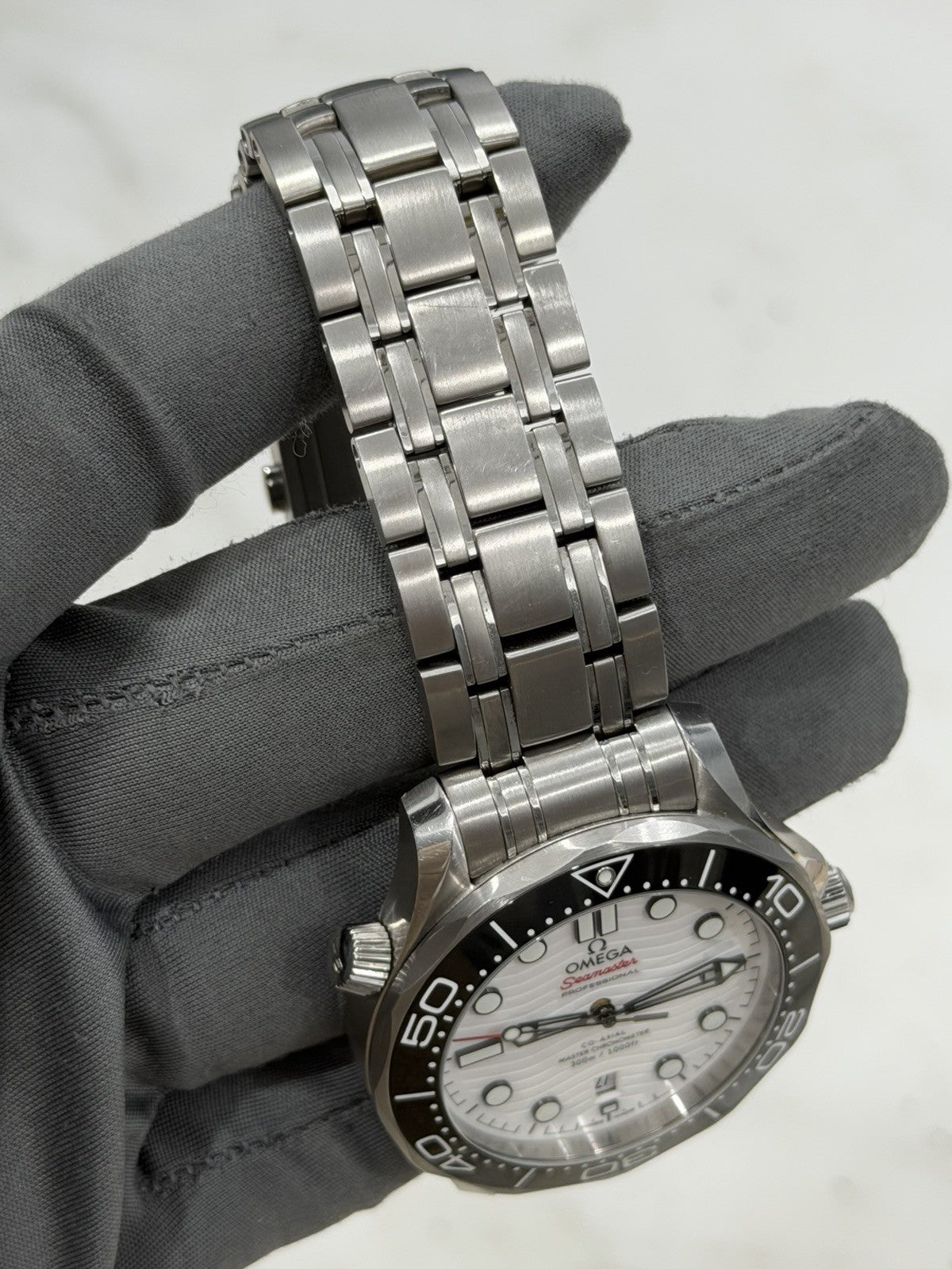 2023 Omega Seamaster Steel White Dial 42mm Automatic Watch 210.30.42.20.04.001