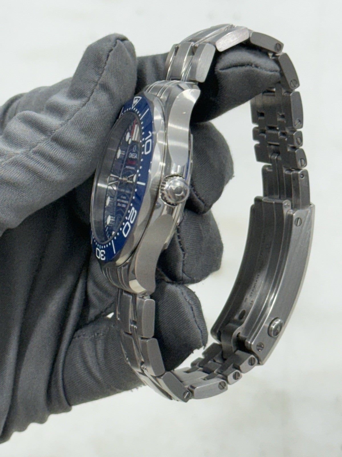 2022 Omega Seamaster Date 300m Diver Blue Ceramic Watch 210.30.42.20.03.001