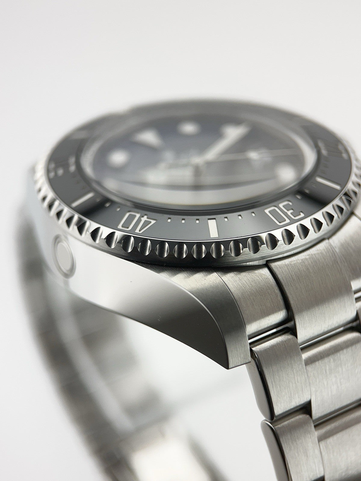 Rolex Sea-Dweller Stainless Steel Blue Dial 44mm Automatic Mens Watch 136660