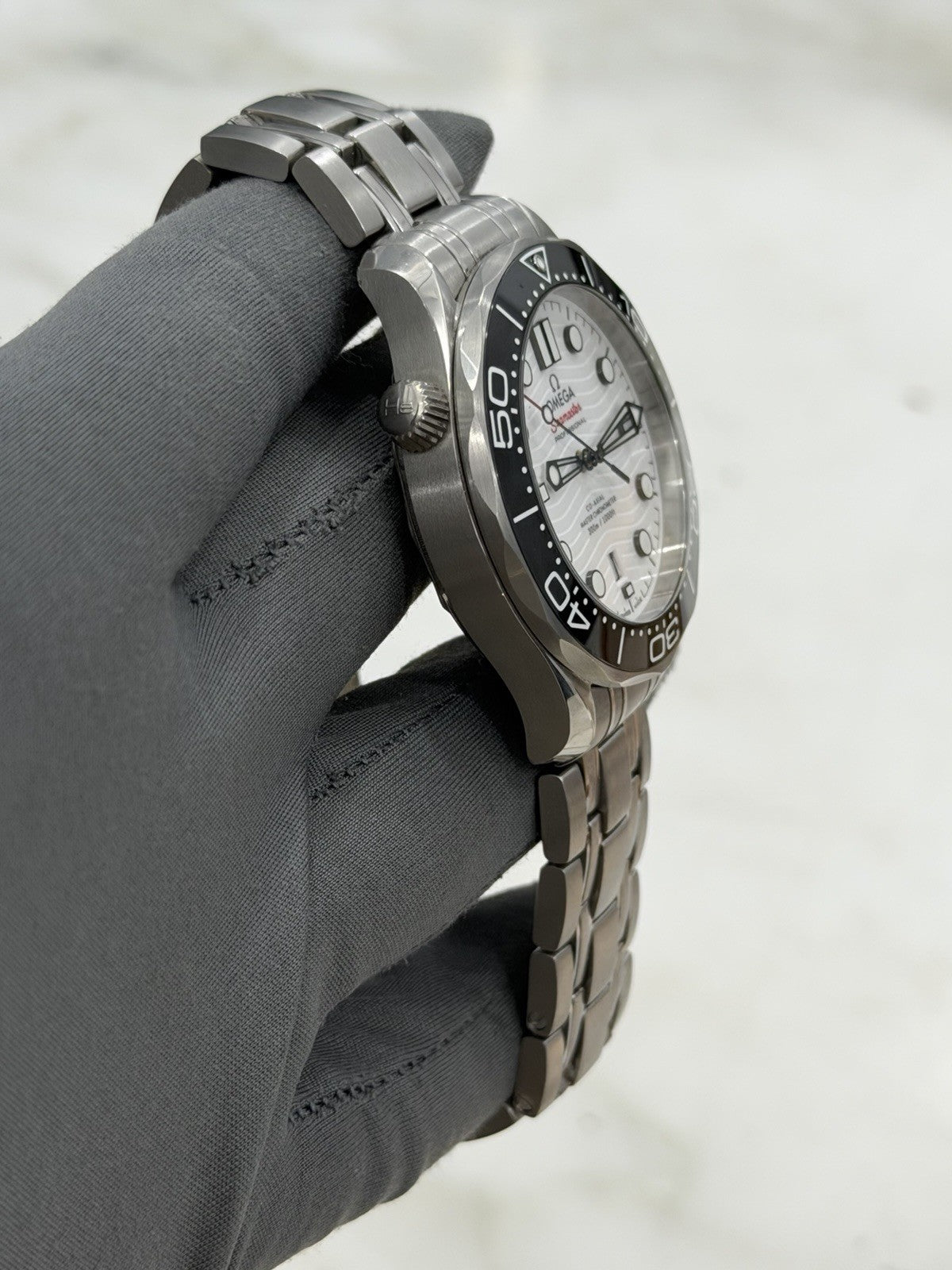 2023 Omega Seamaster Steel White Dial 42mm Automatic Watch 210.30.42.20.04.001