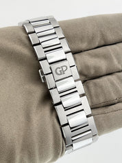 Girard Perregaux Laureato Chrono Silver Dial 42mm Automatic Men's Watch 81020