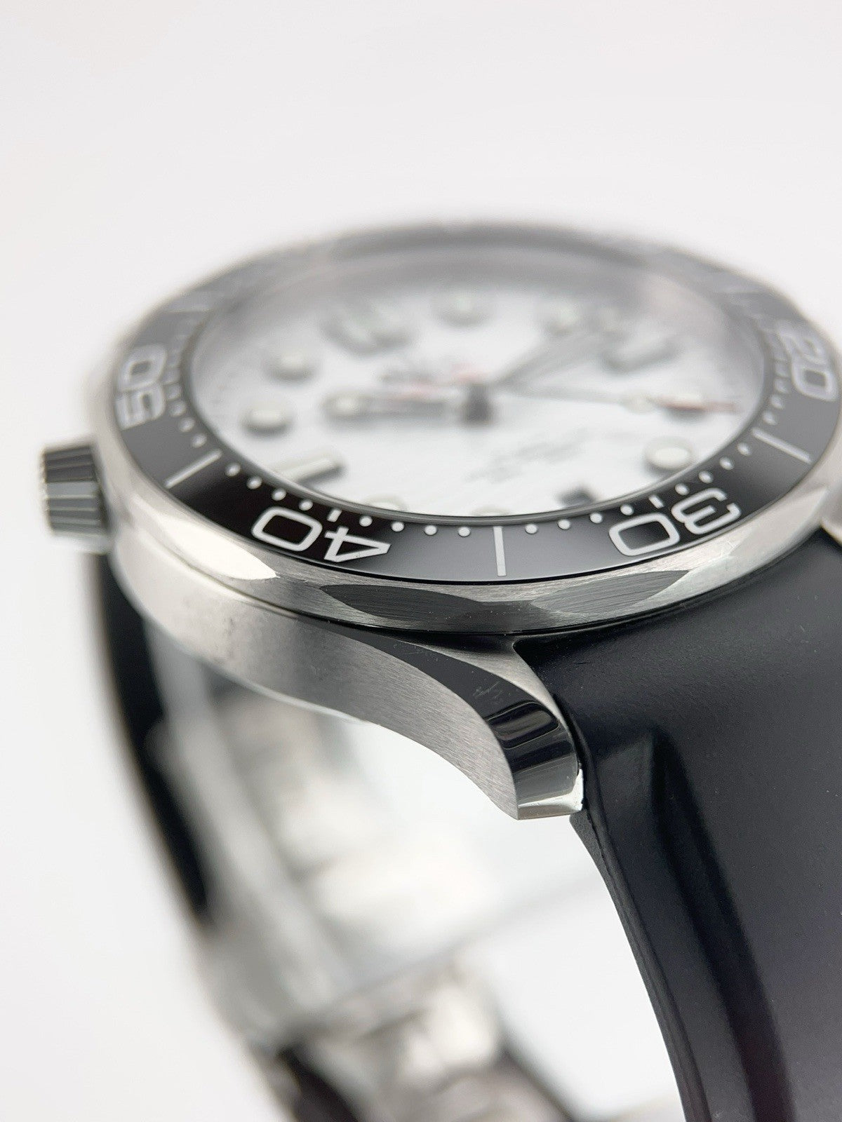 Omega Seamaster Steel White Dial 42mm 210.32.42.20.04.001