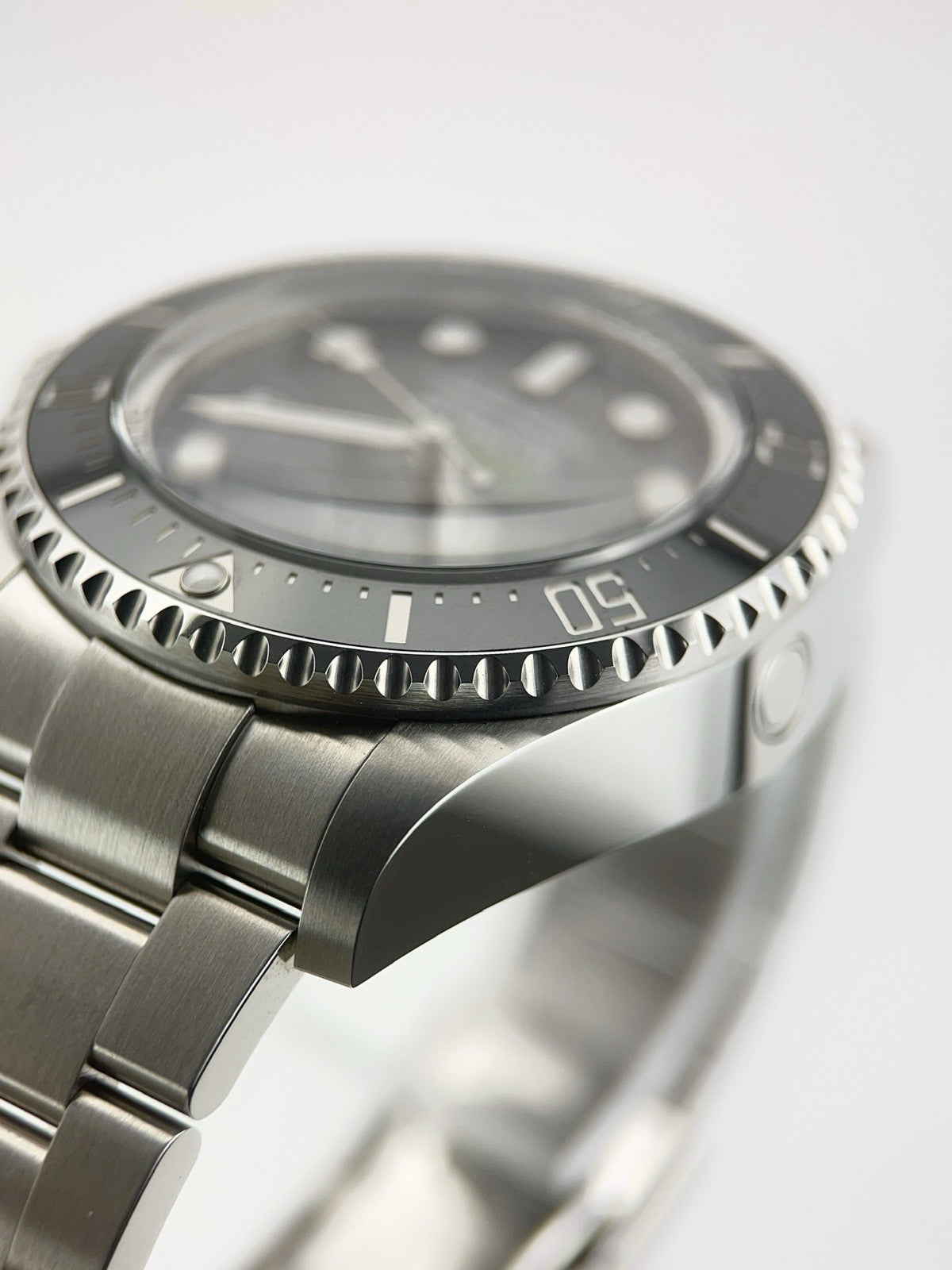Rolex Sea-Dweller Stainless Steel Blue Dial 44mm Automatic Mens Watch 136660