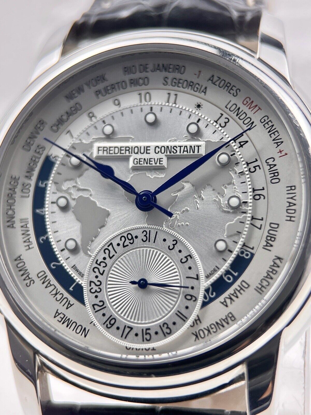 Frédérique Constant Worldtimer 42mm Automatic FC-718X4H46 Box And Papers