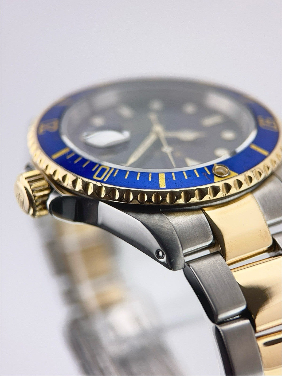 Rolex Submariner Date Gold & Steel Blue Dial 40mm Automatic Mens Watch 16613LB