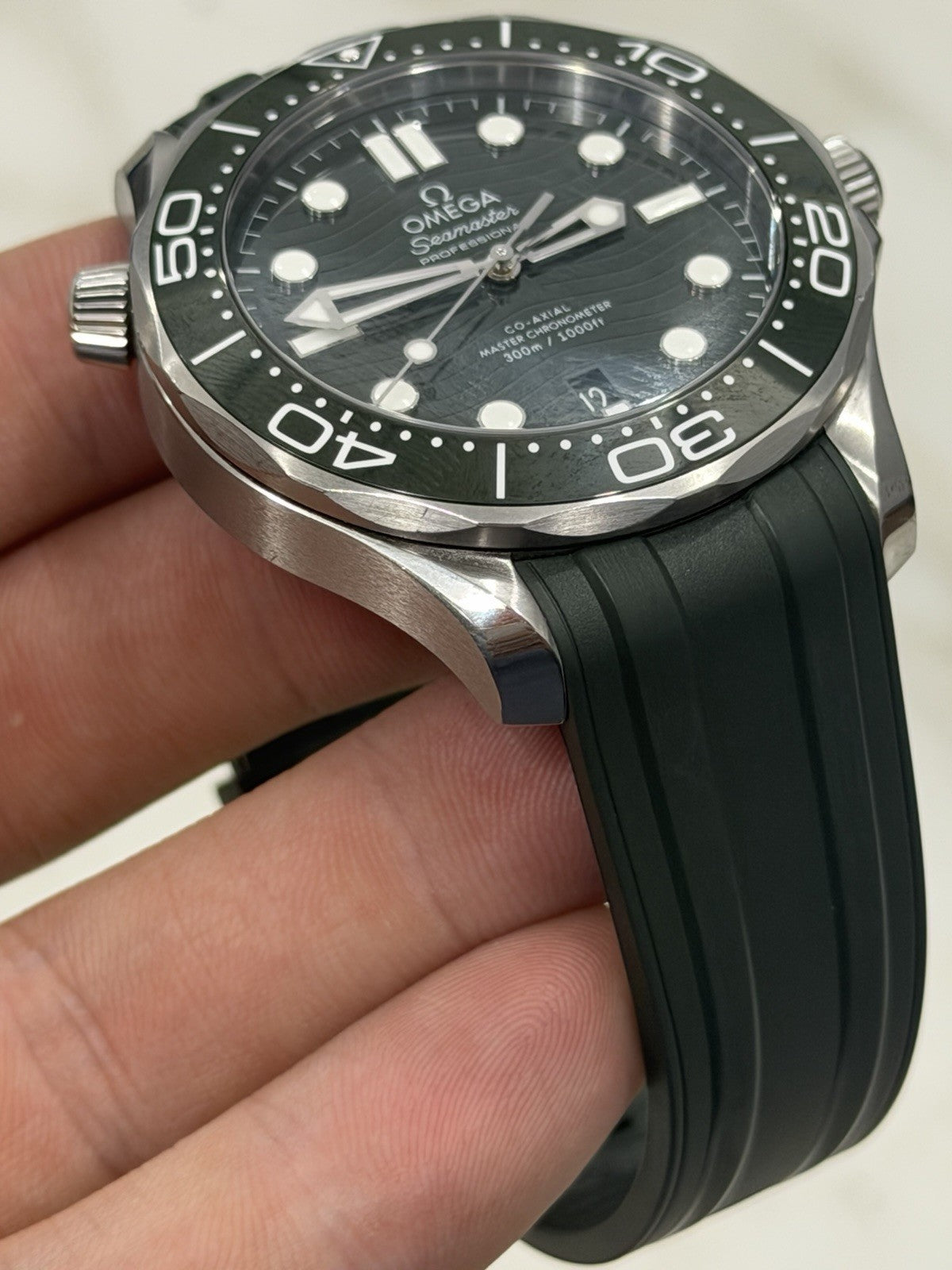 Omega Seamaster Diver Steel Green Dial 42mm Automatic Mens 210.32.42.20.10.001