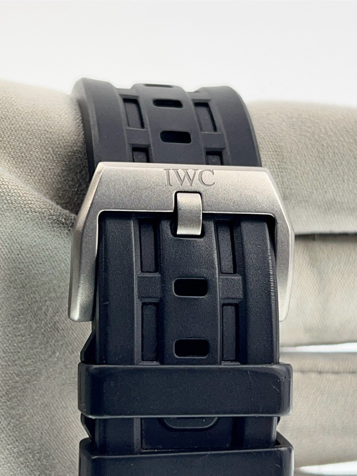 IWC Schaffhausen IW326403 Ingenieur Dual Time Date Automatic Men's Watch
