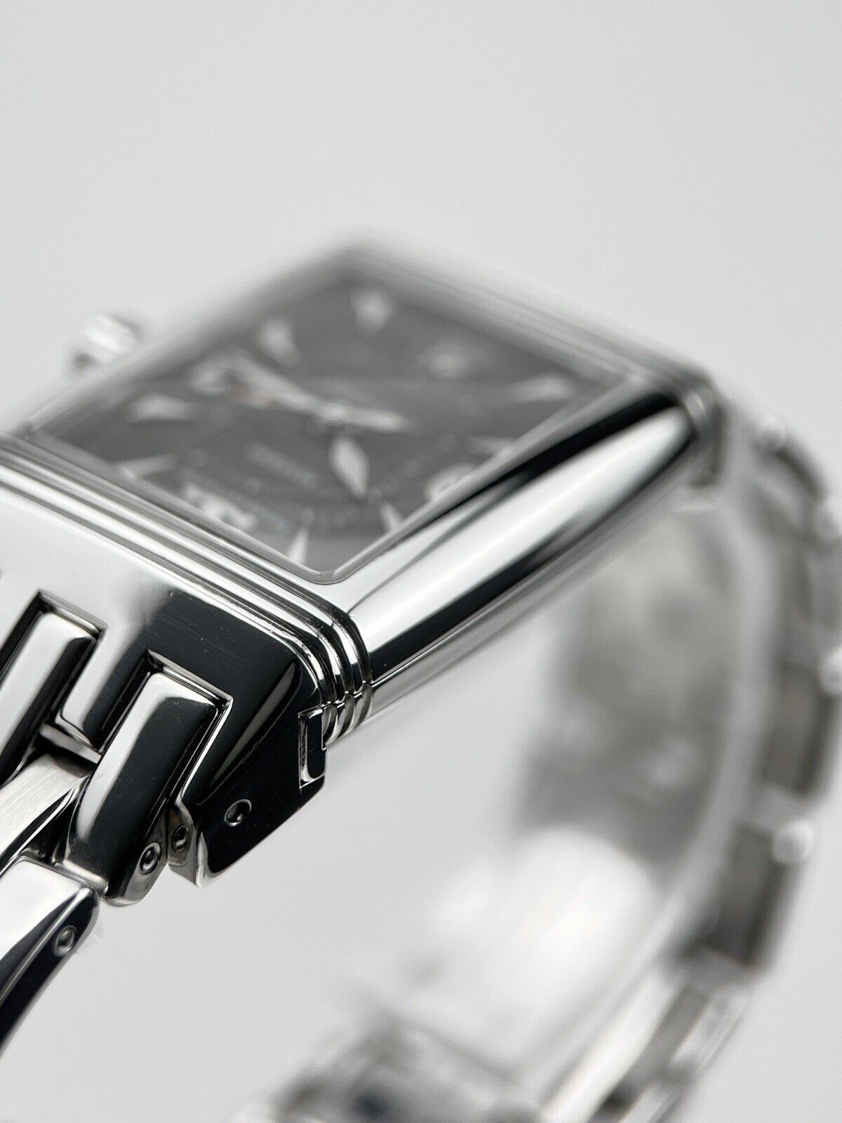 Jaeger-LeCoultre Reverso Gran Sport Ref 290.8.60 27mm X 36mm Black Dial Engraved