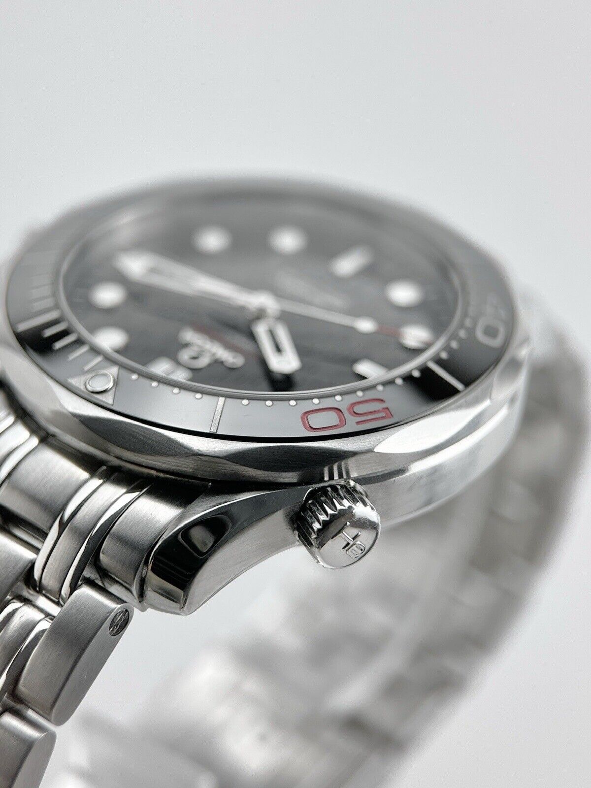 Omega Seamaster 300M James Bond 007 Limited Edition 41mm 212.30.41.20.01.005