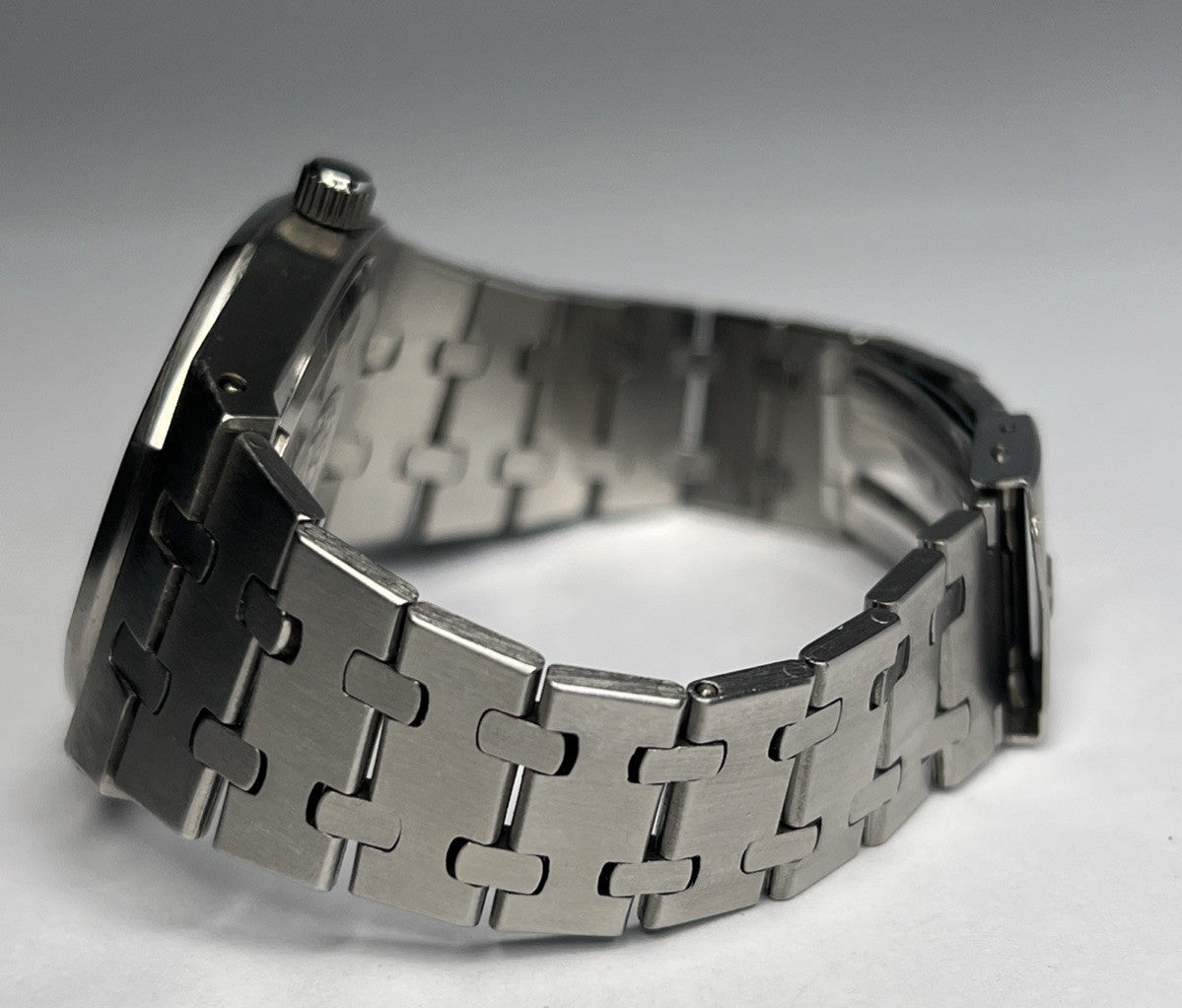 1970's Vintage Stainless Steel Bulova "Royal Oak" 4420101 Automatic Date Watch