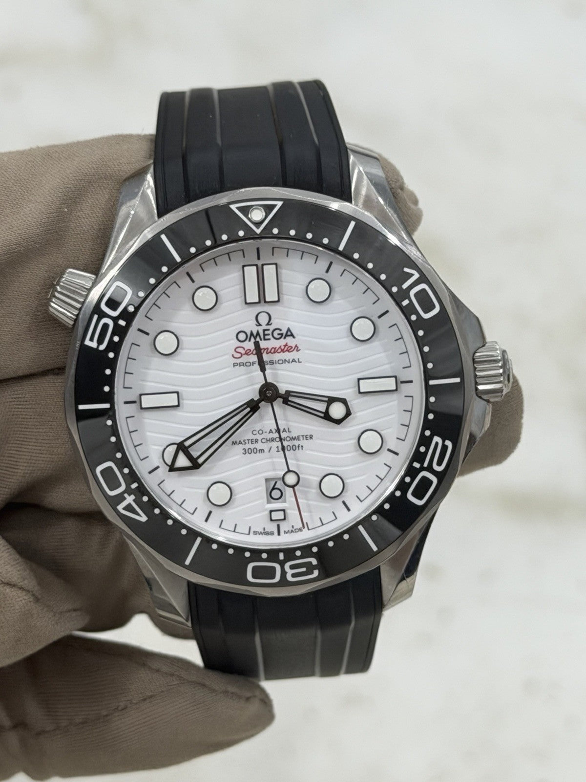 2020 Omega Seamaster Steel White Dial 42mm Automatic Watch 210.32.42.20.04.001