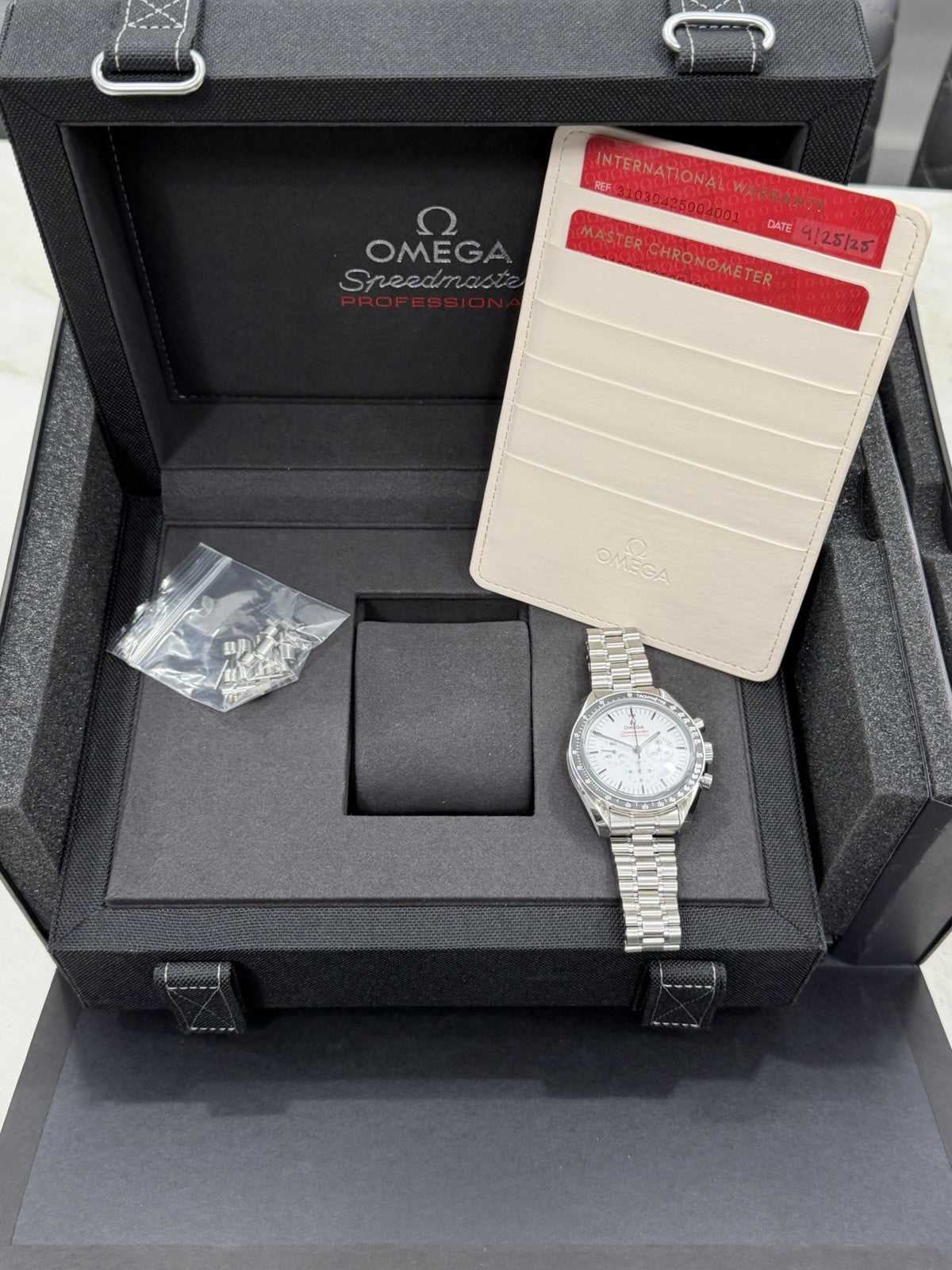 2025 Omega Speedmaster White Dial 42mm Manual Wind Mens 310.30.42.50.04.001