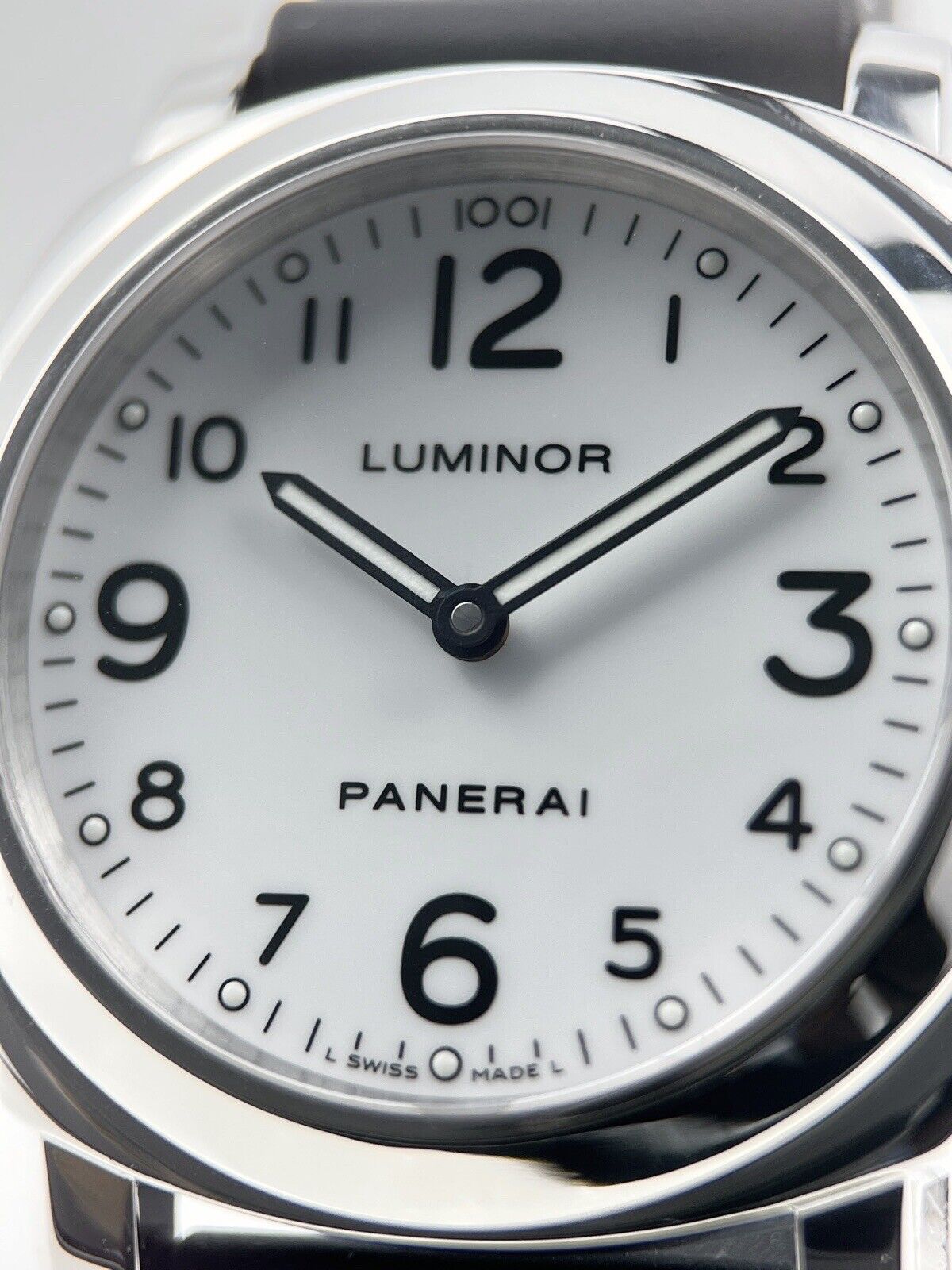 Panerai Luminor PAM00114 Manual Winding White Dial  44mm Mens Watch Box & Papers