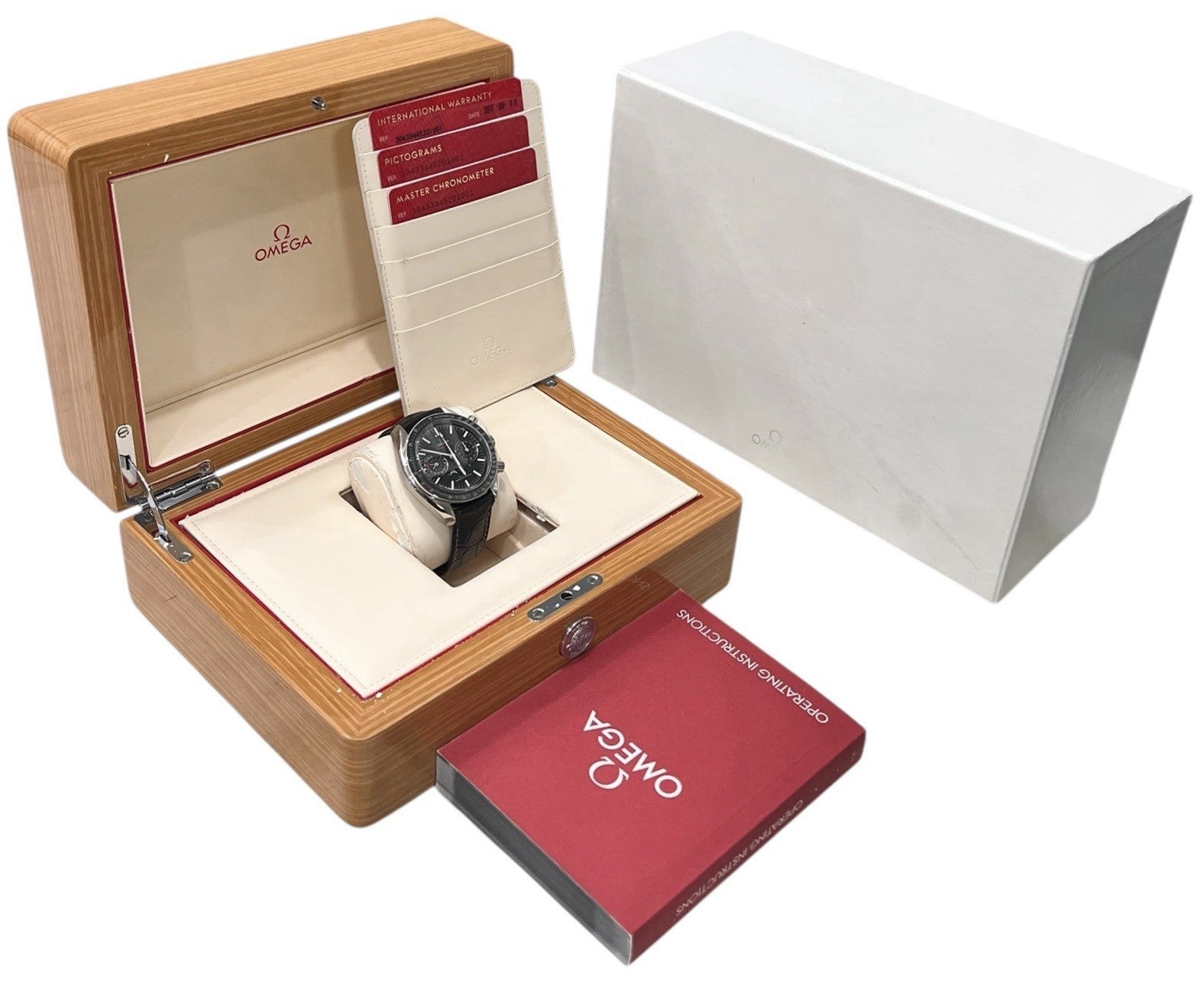 2017 Omega Speedmaster Moonphase Black 304.33.44.52.01.001 44.25mm Leather B&Ps