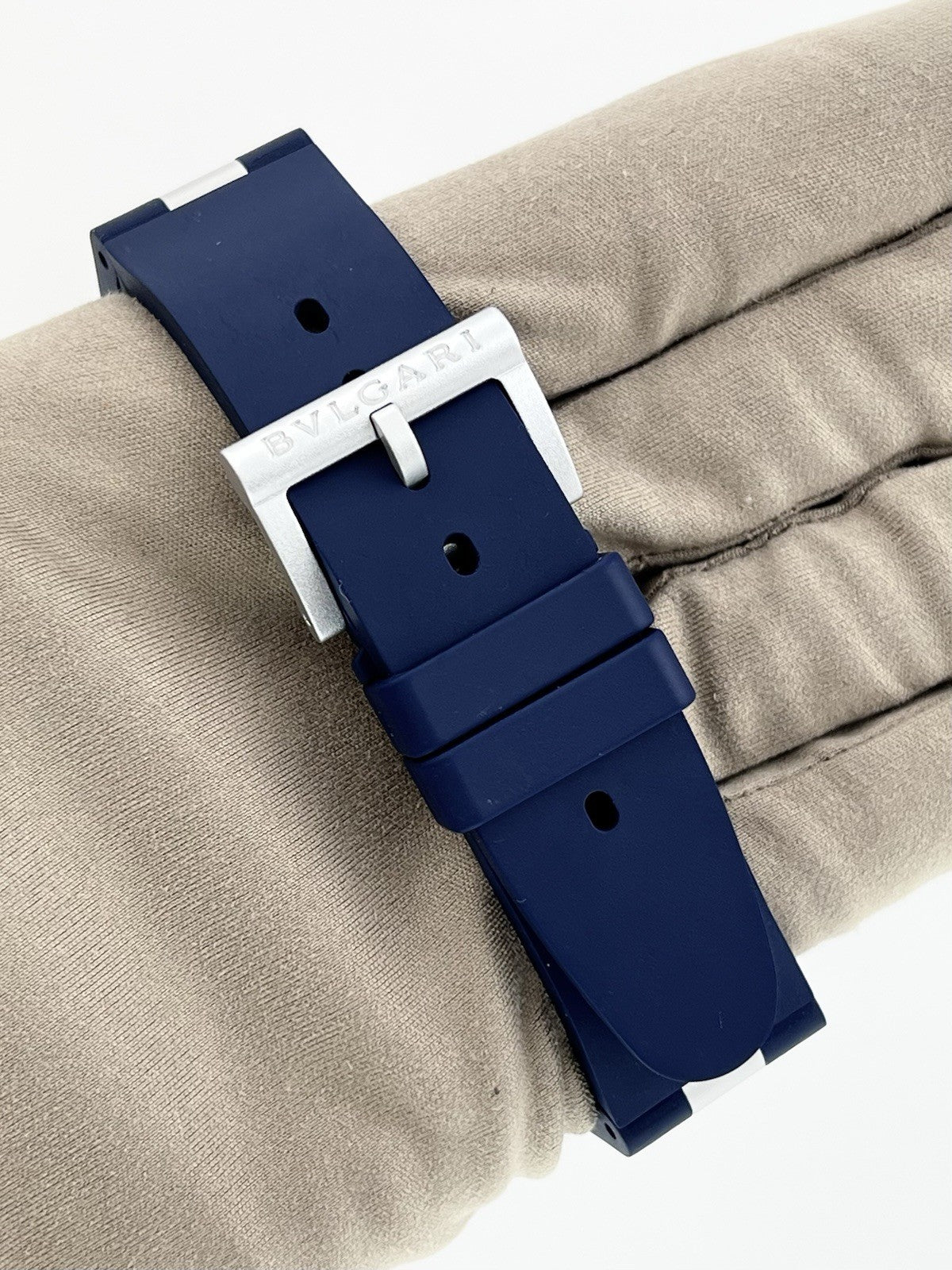 Bvlgari Aluminum Capri Aluminum Blue Dial 40mm Automatic Movement Mens 103815