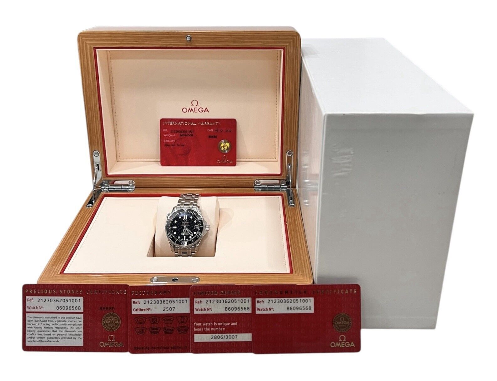 Omega Seamaster Diver James Bond Steel Black Dial 36mm Auto 212.30.36.20.51.001