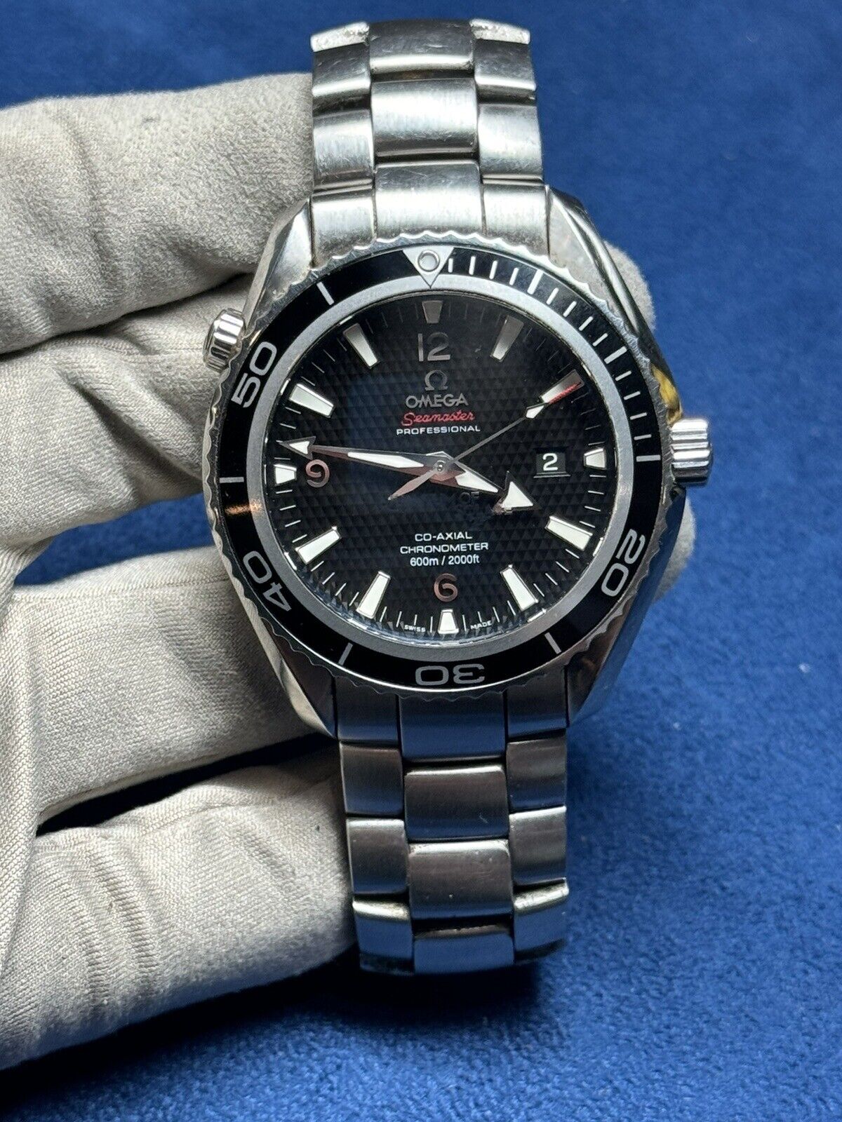 OMEGA Seamaster 007 James Bond Watch Quantum Of Solace 222.30.46.20.01.001